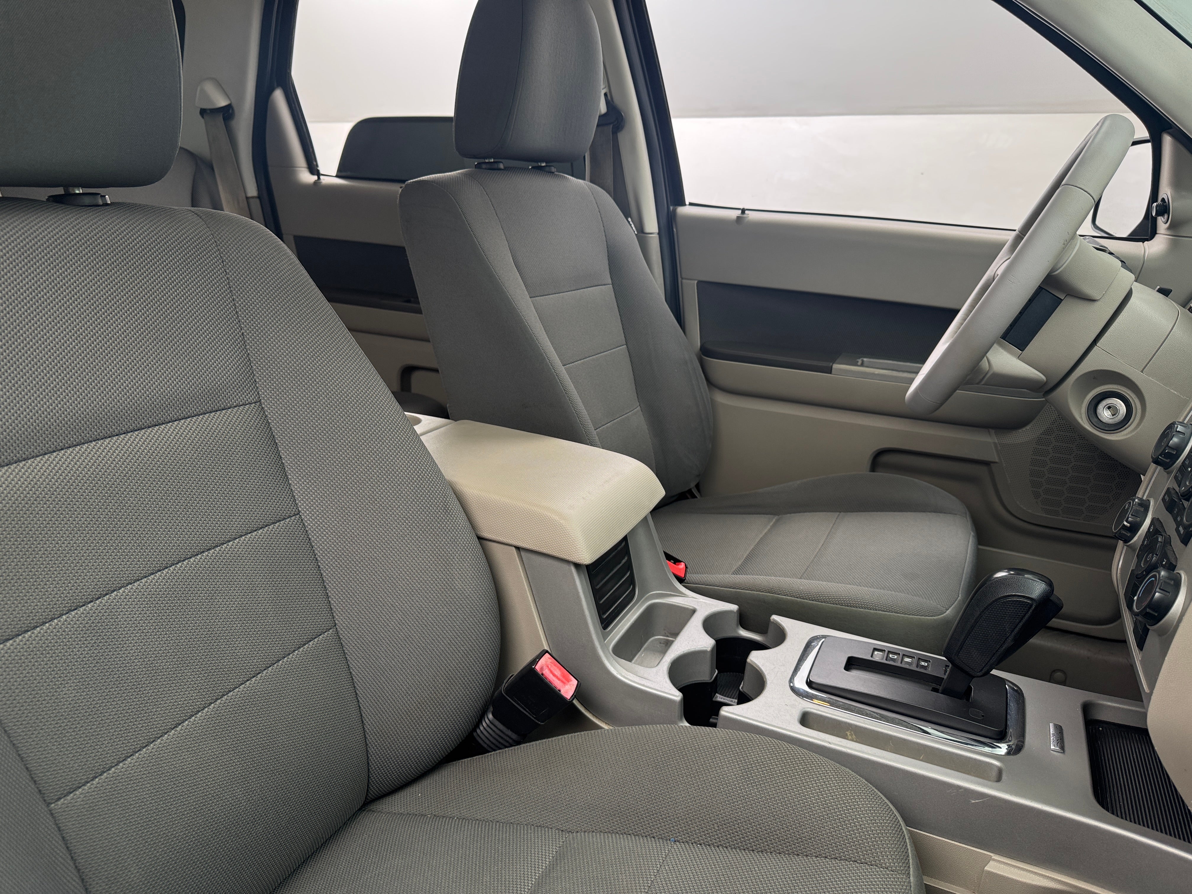 2009 Ford Escape XLT 2