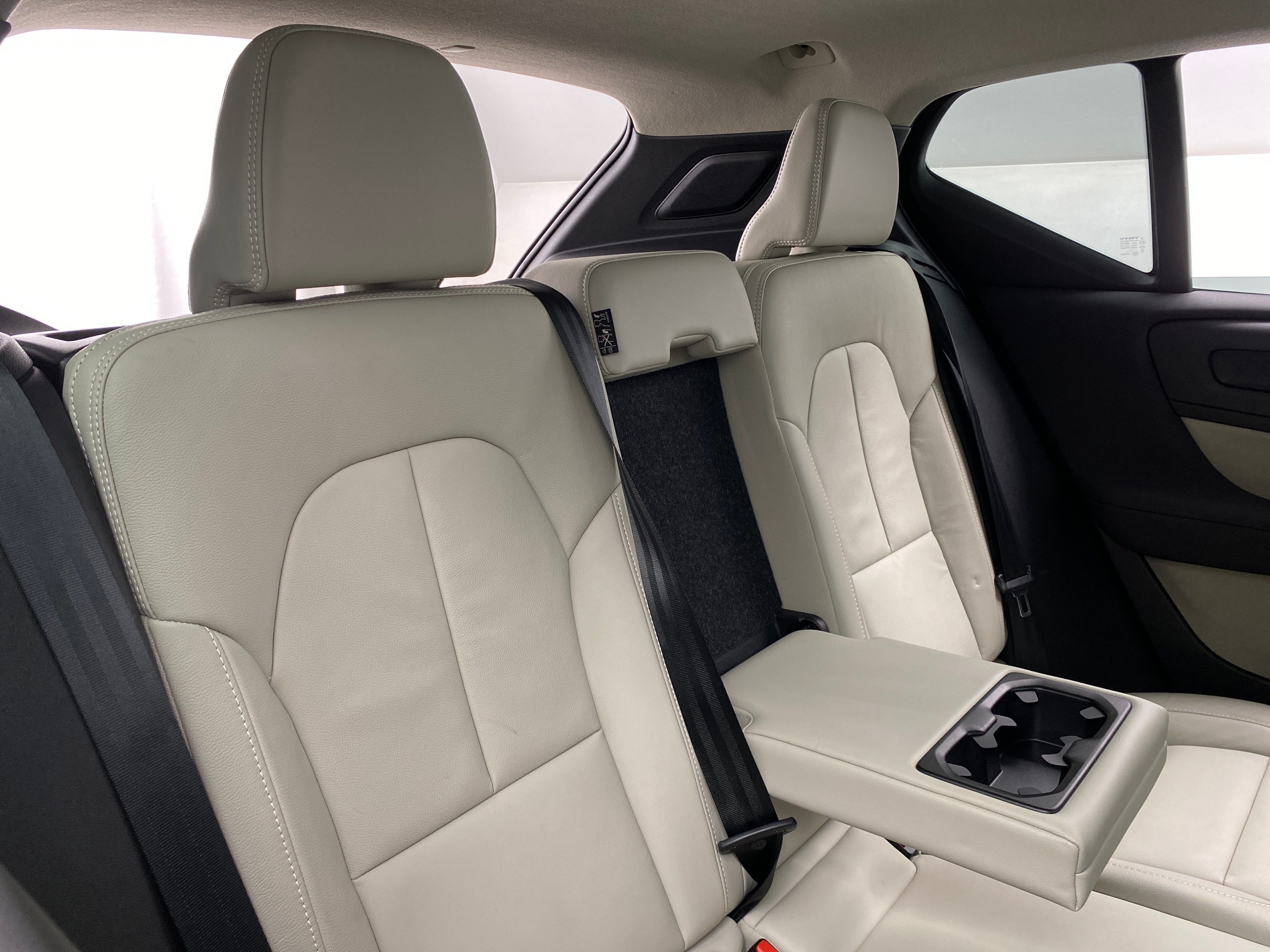 2023 Volvo XC40 B5 Plus 6