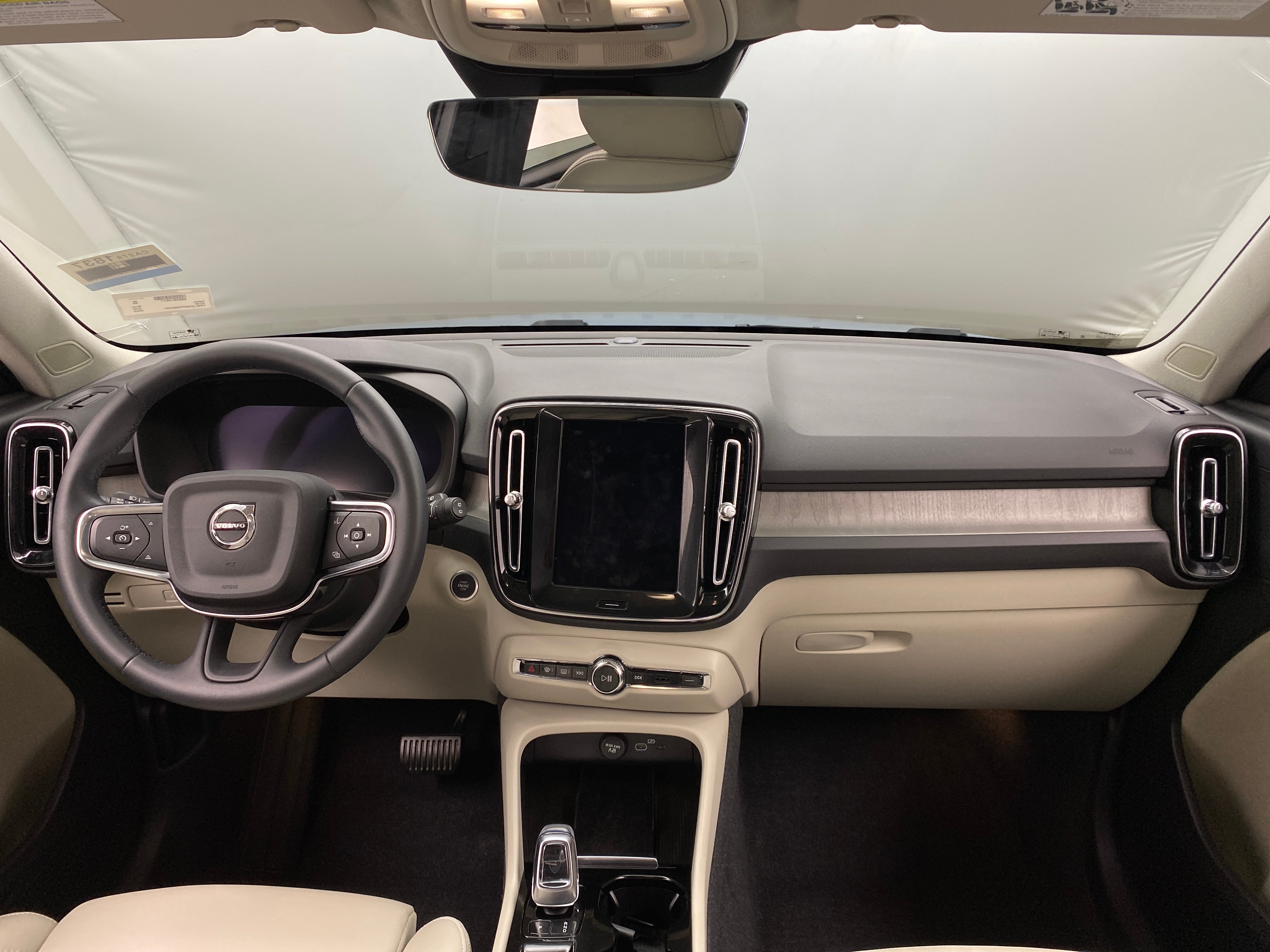 2023 Volvo XC40 B5 Plus 3