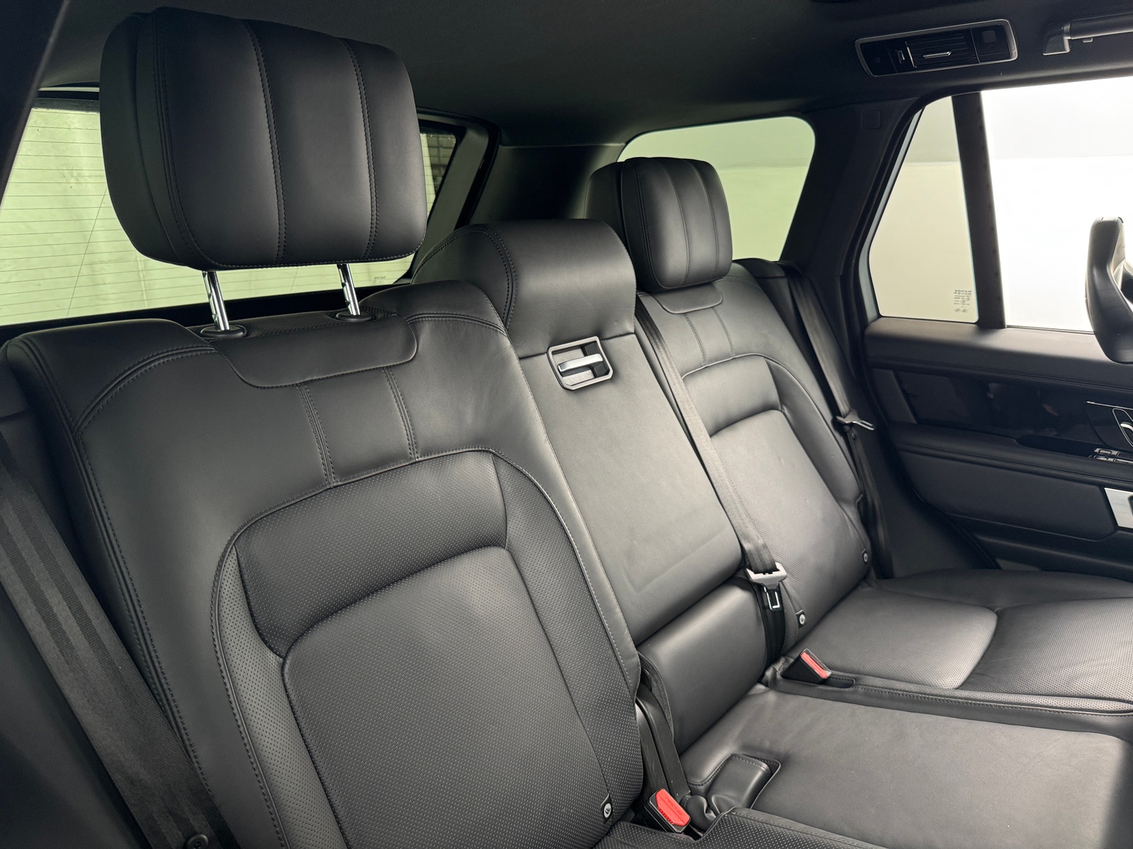 Thumbnail: 2021 Land Rover Range Rover - 5