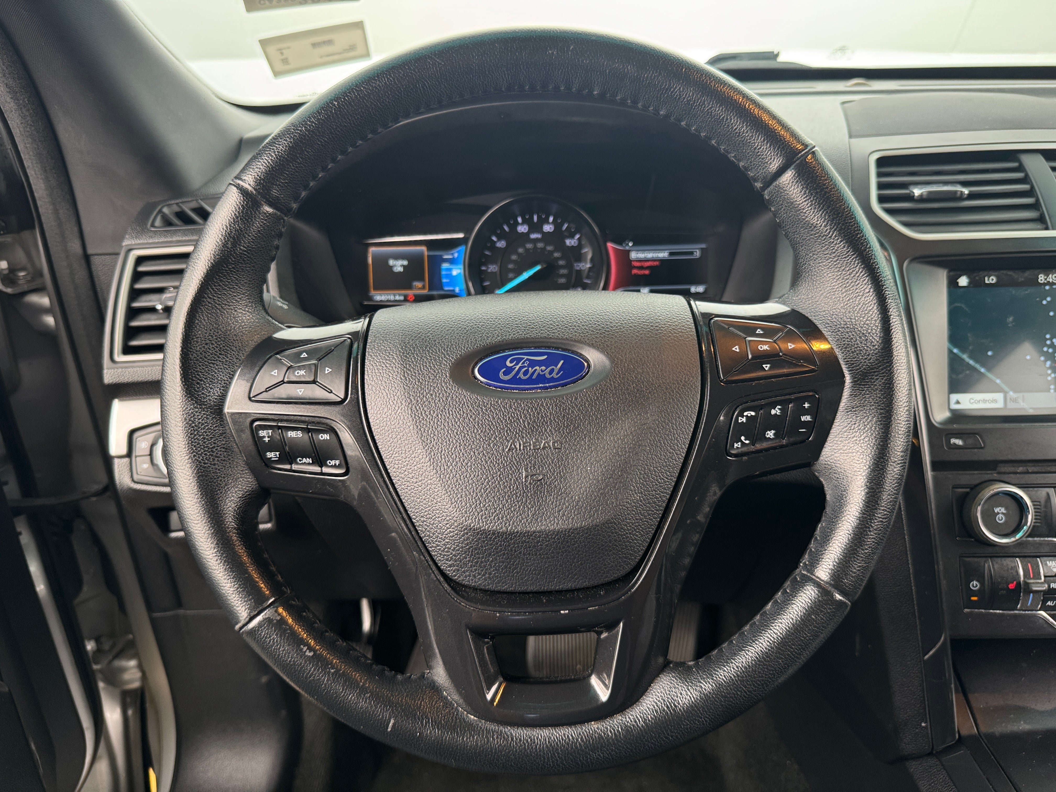 2017 Ford Explorer XLT 4