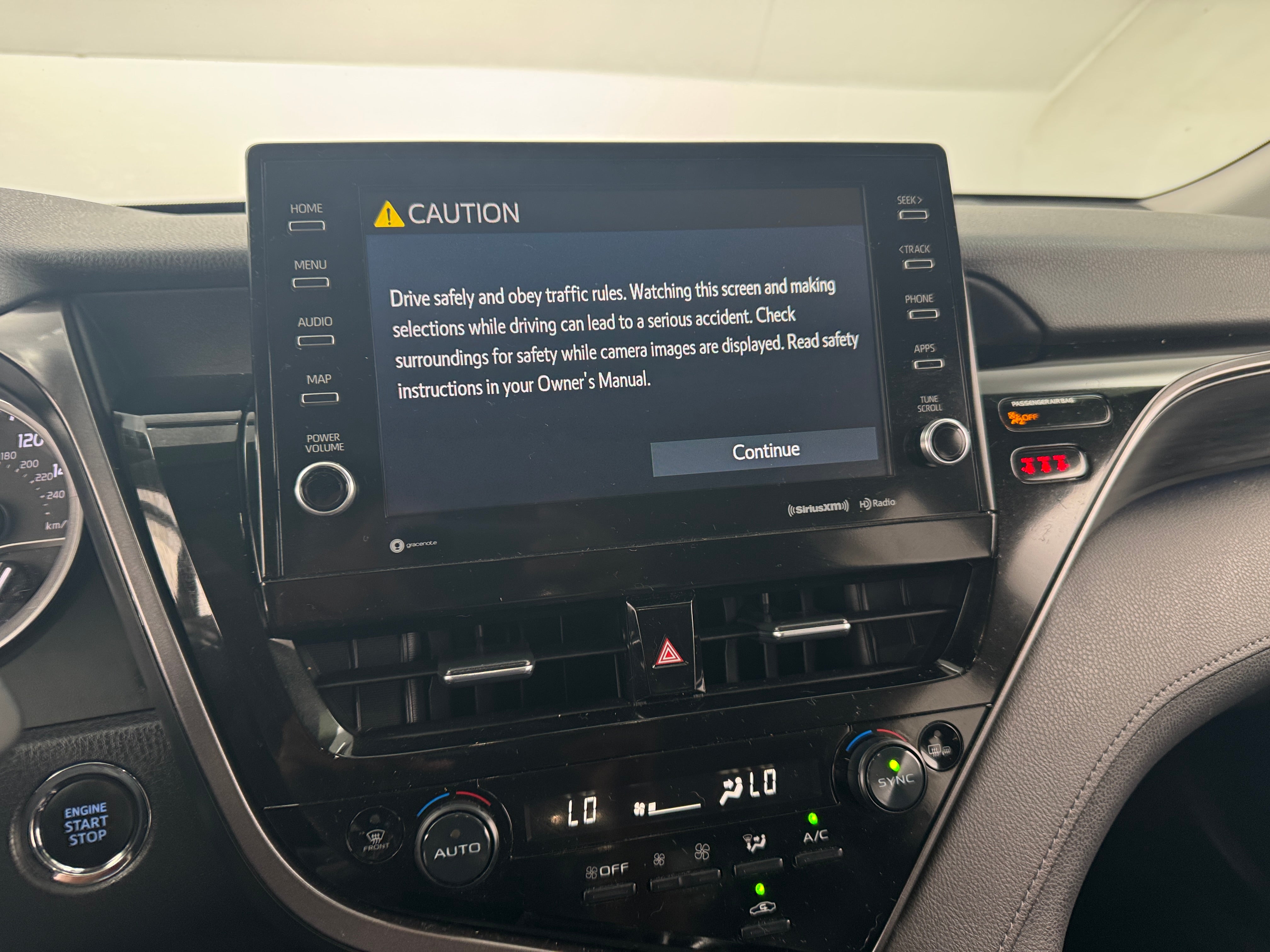 2023 Toyota Camry XLE 3