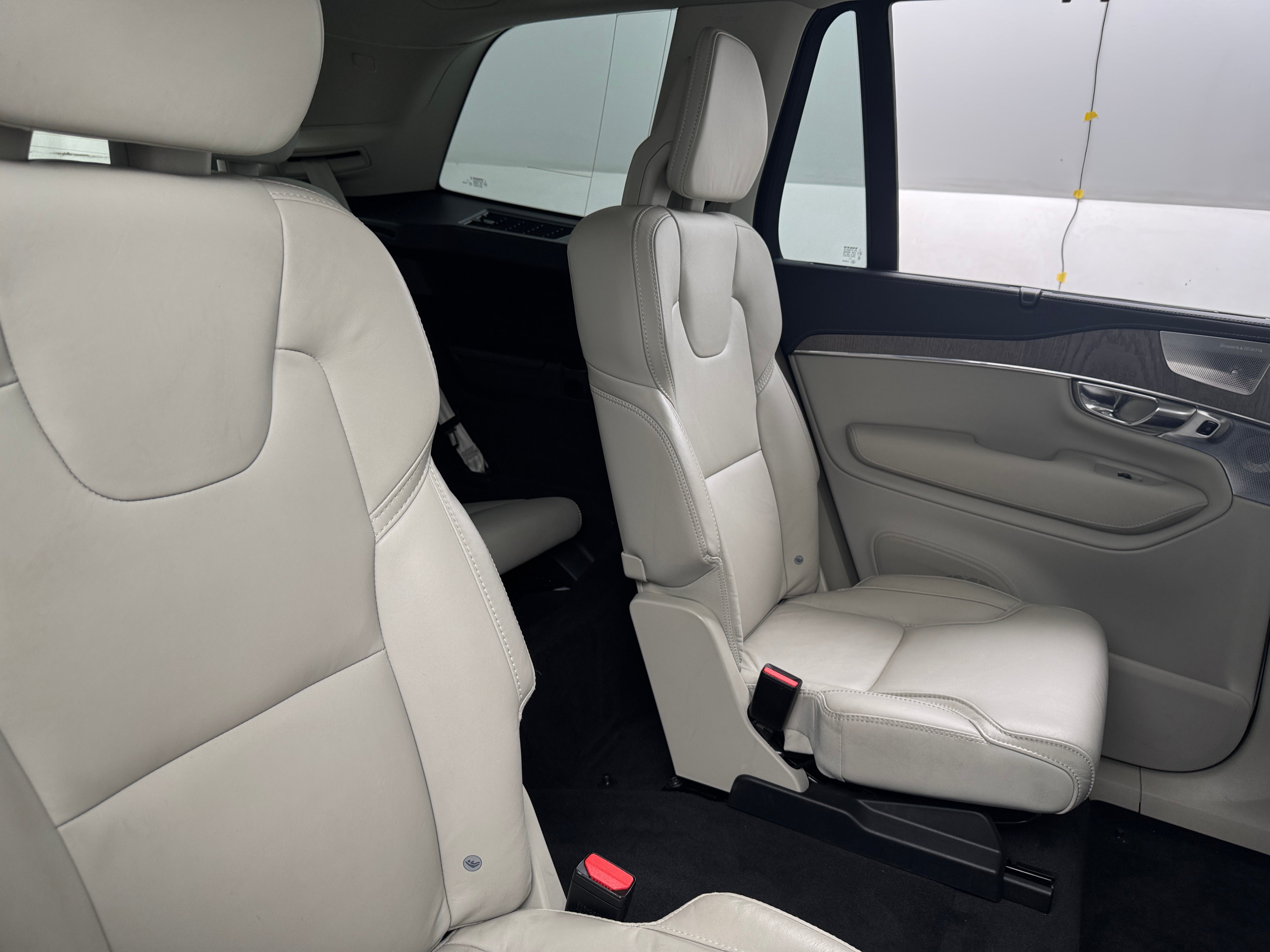 2022 Volvo XC90 T8 Plus 6