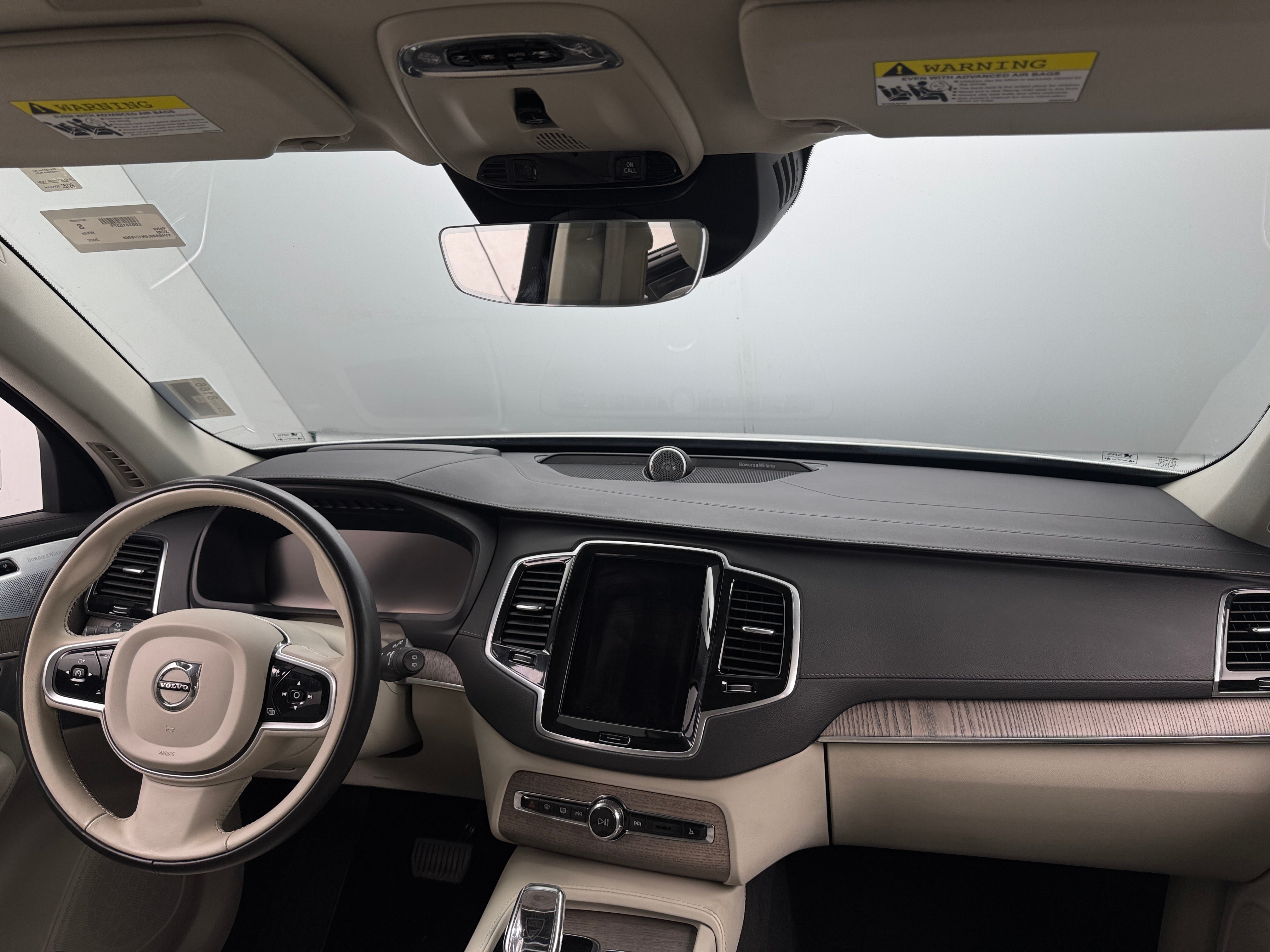 2022 Volvo XC90 T8 Plus 3