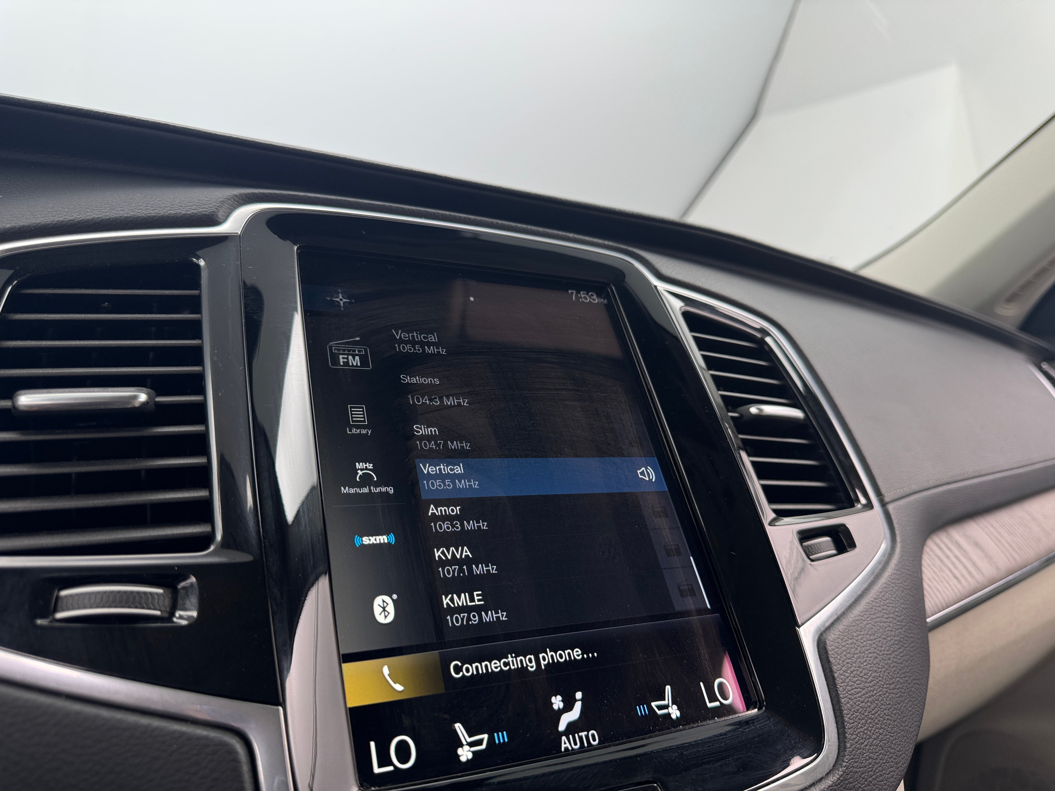 2022 Volvo XC90 T8 Plus 4