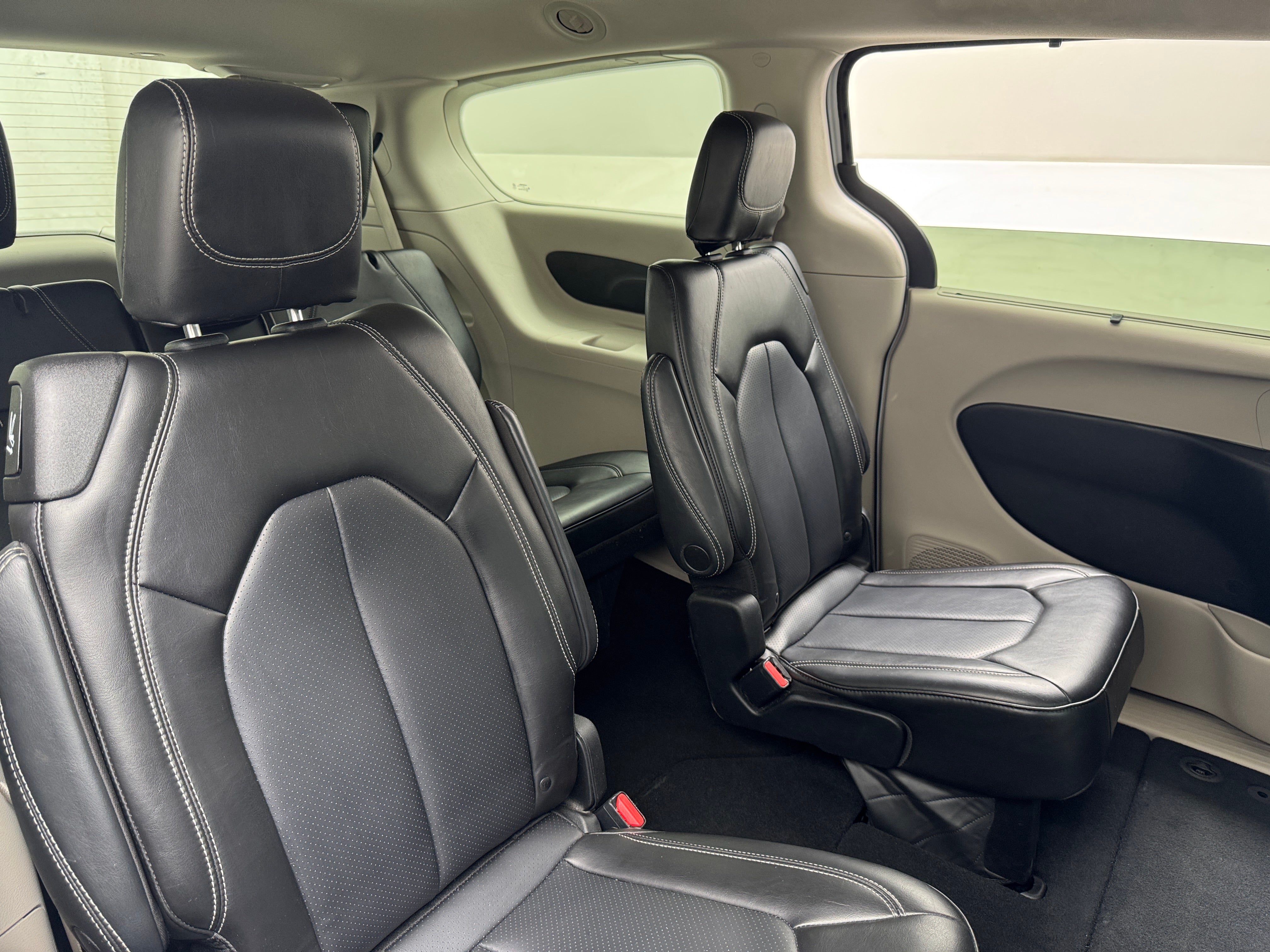 2023 Chrysler Pacifica Touring L 5