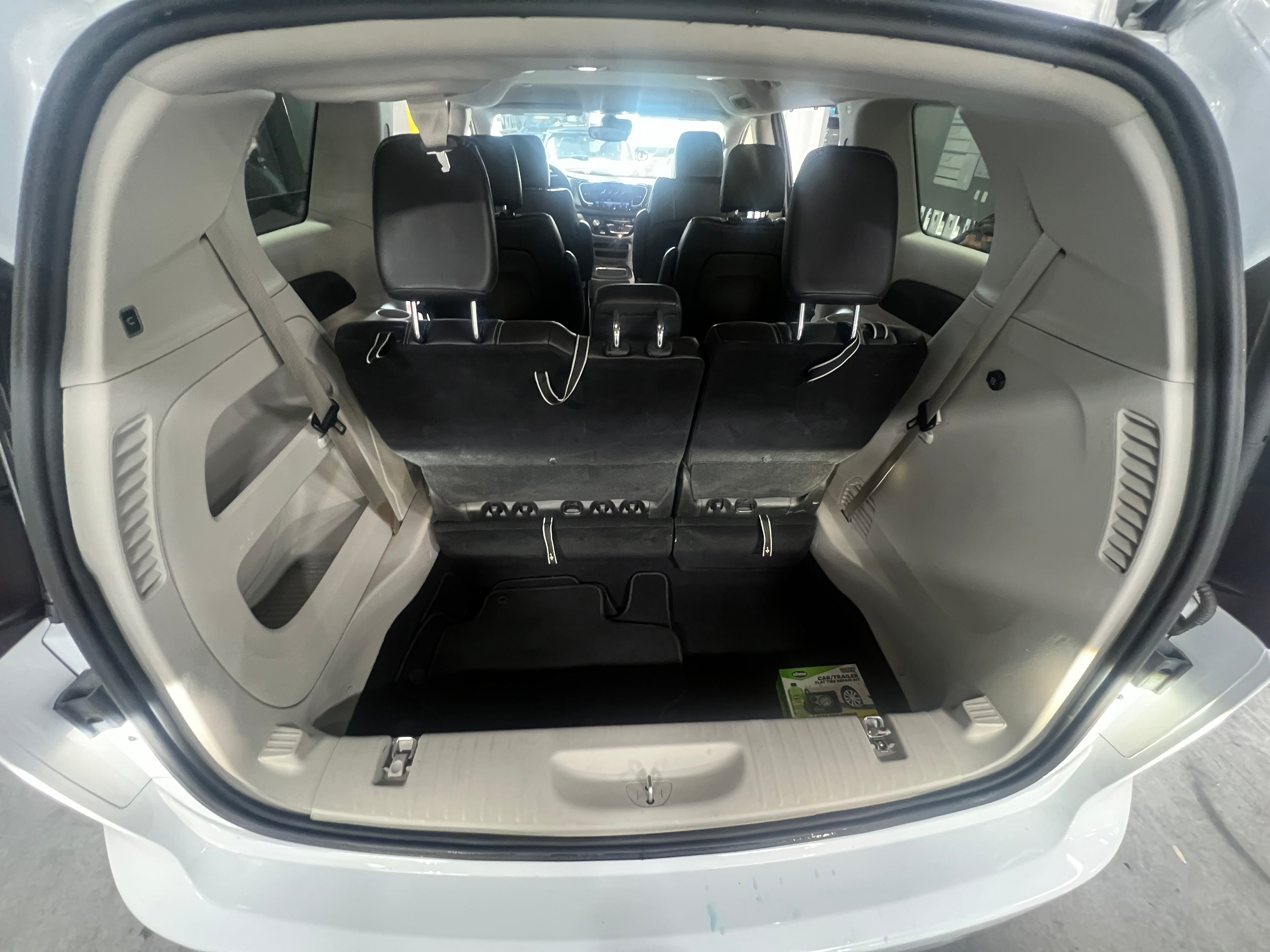2023 Chrysler Pacifica Touring L 6