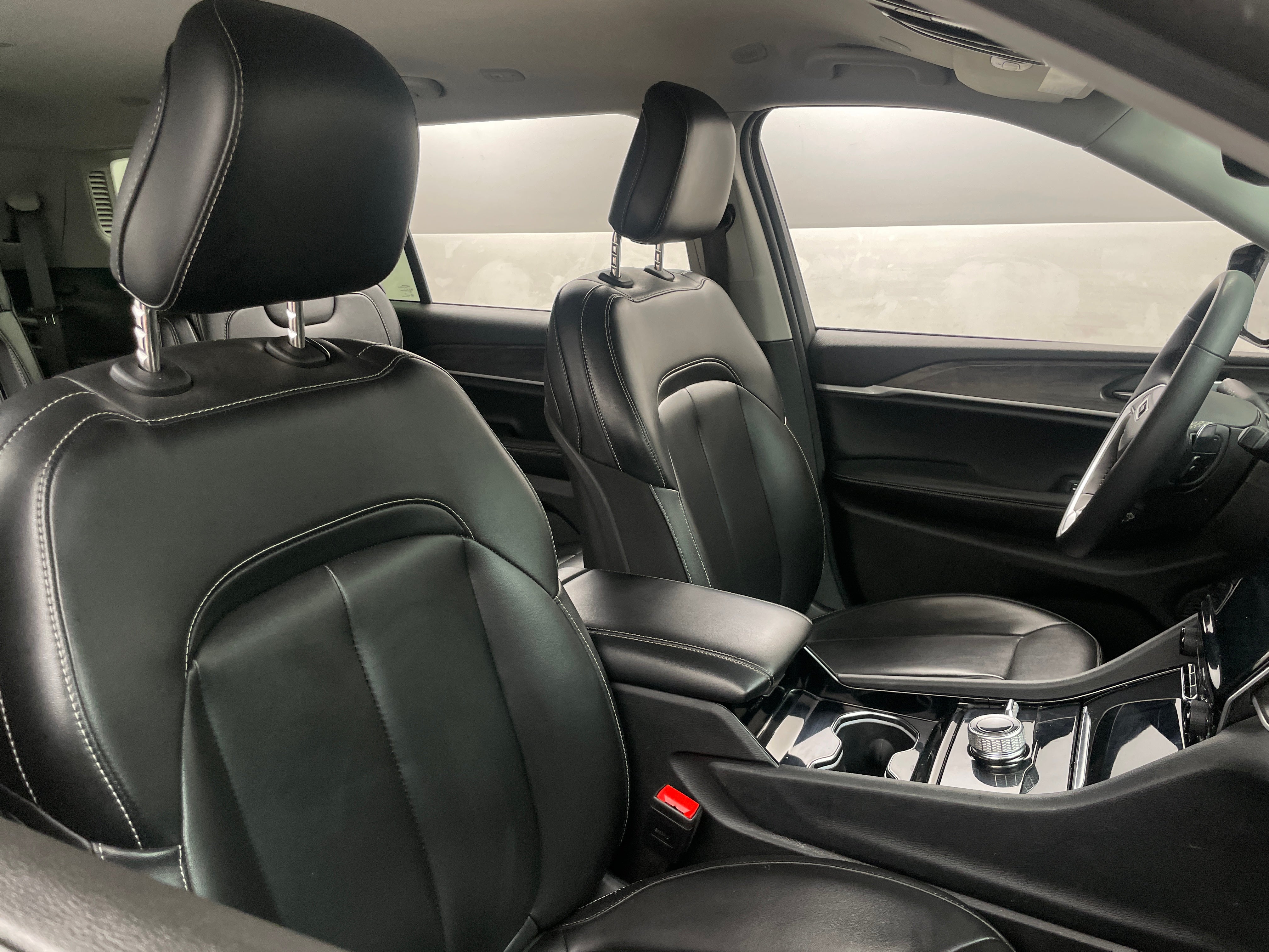 2023 Jeep Grand Cherokee L Limited Edition 2