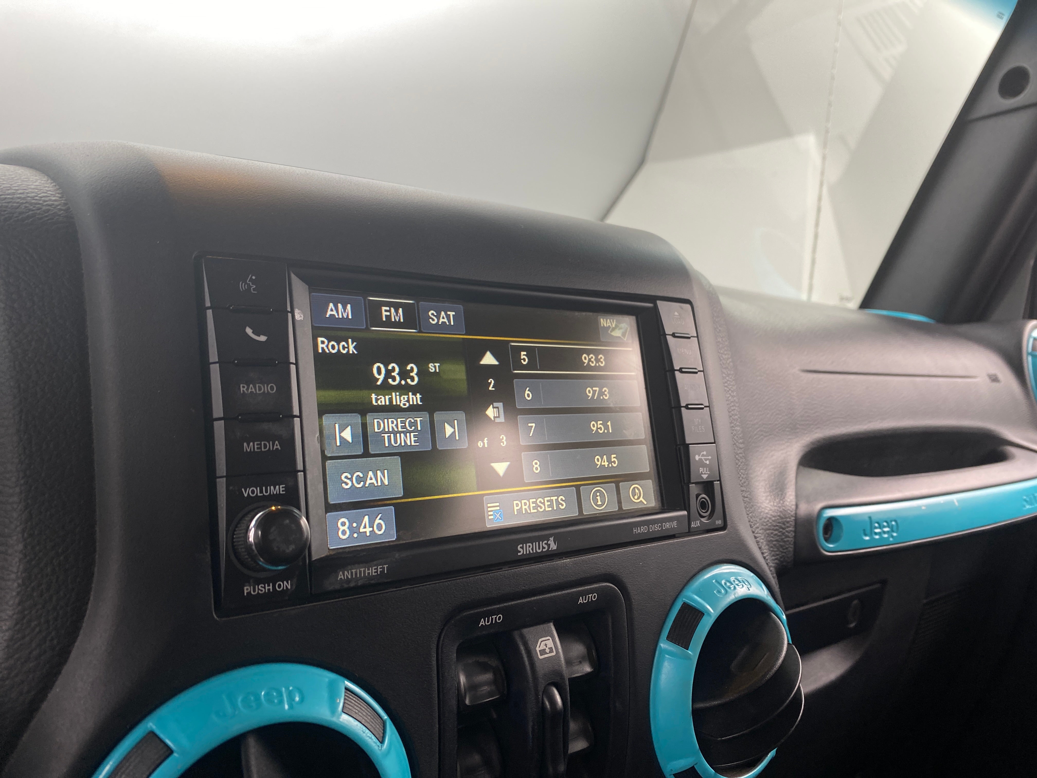 2017 Jeep Wrangler Unlimited Sahara 4