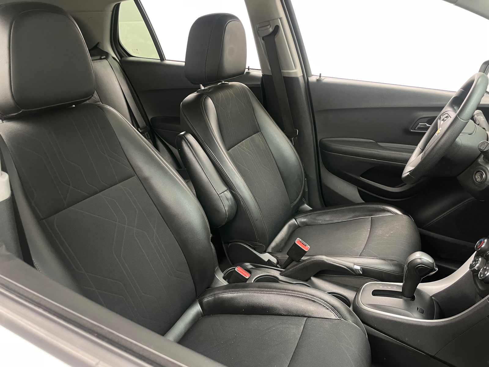 Thumbnail: 2022 Chevrolet Trax - 2