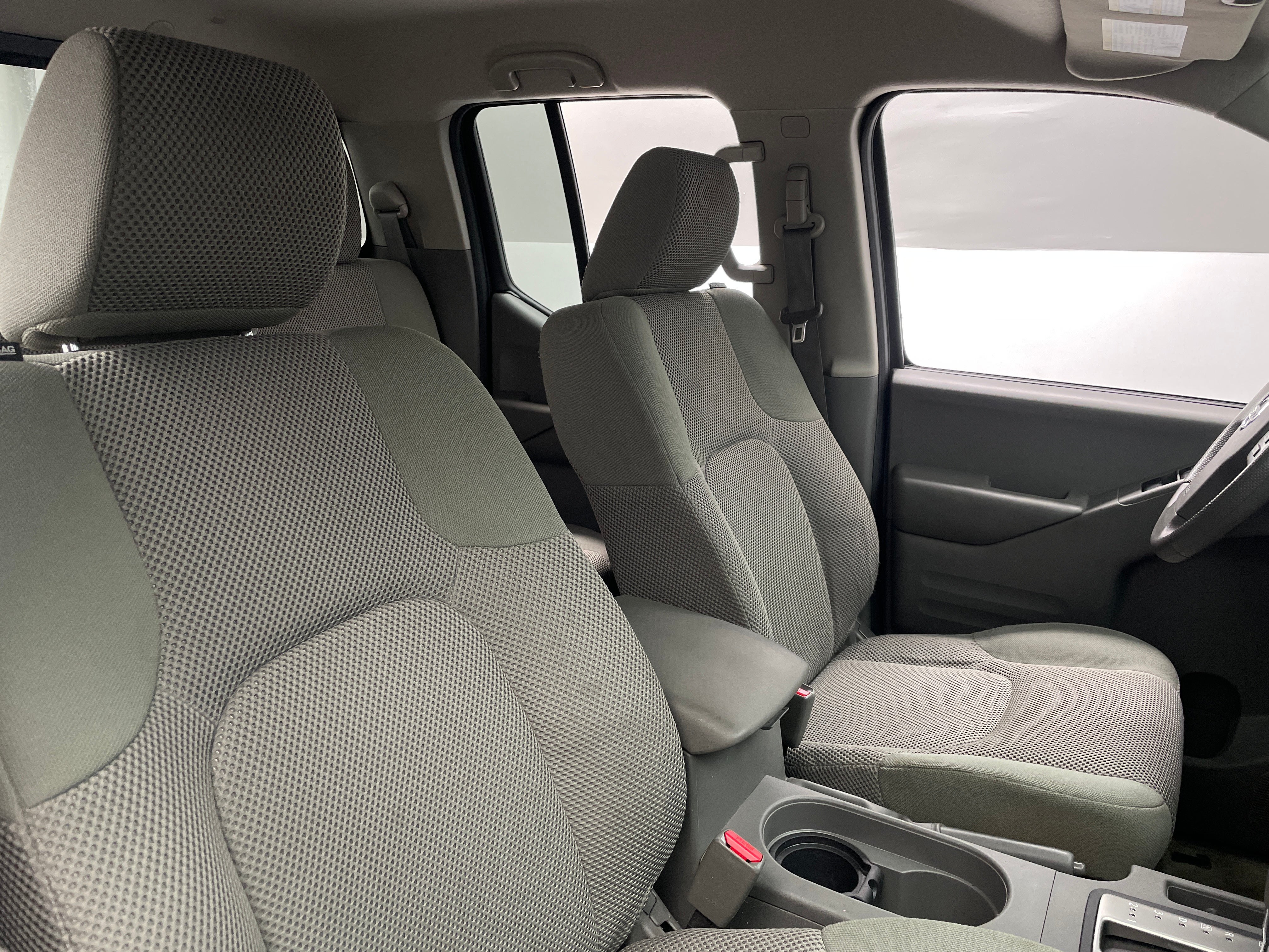 2015 Nissan Frontier SV 2