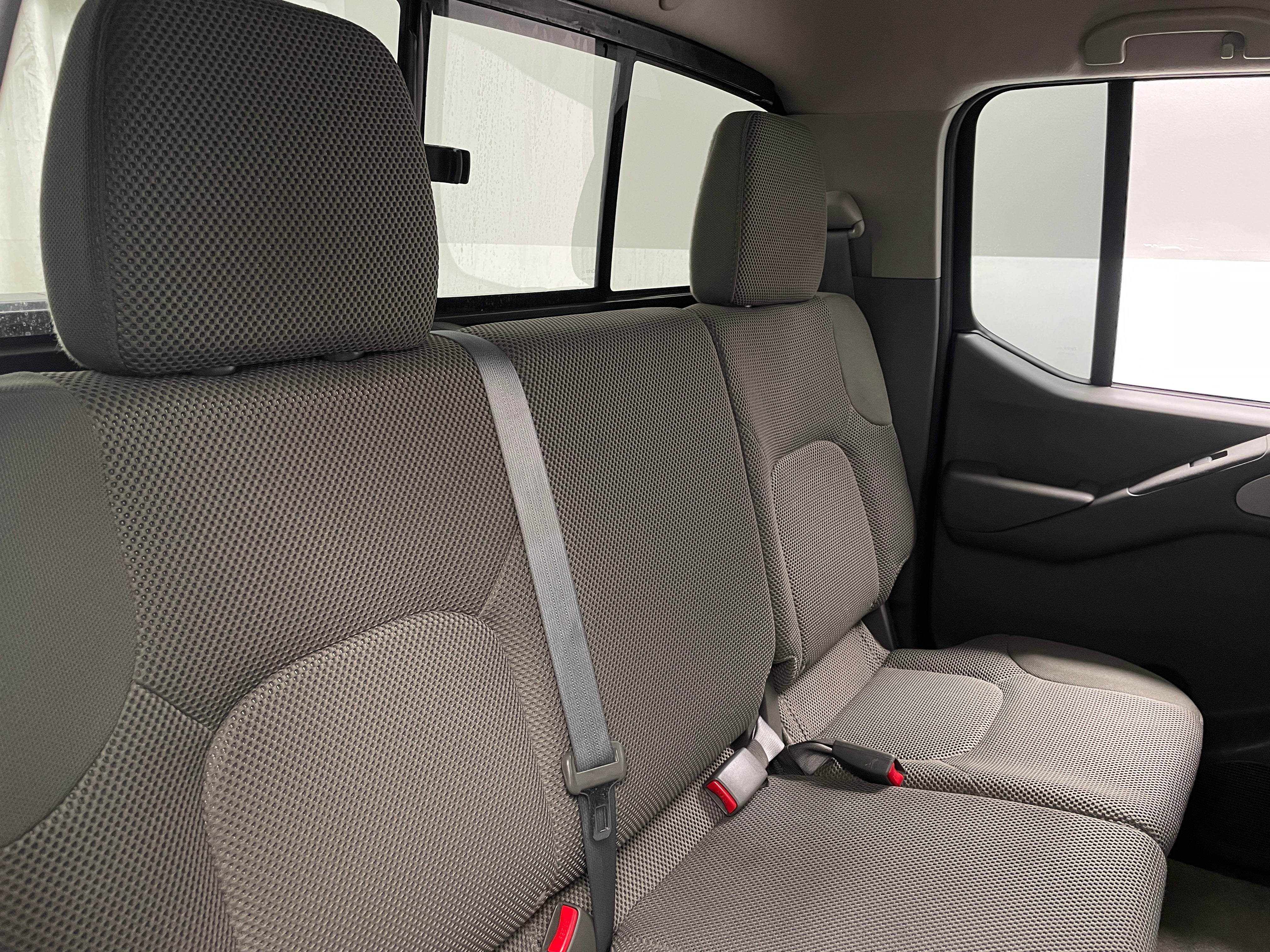 2015 Nissan Frontier SV 6