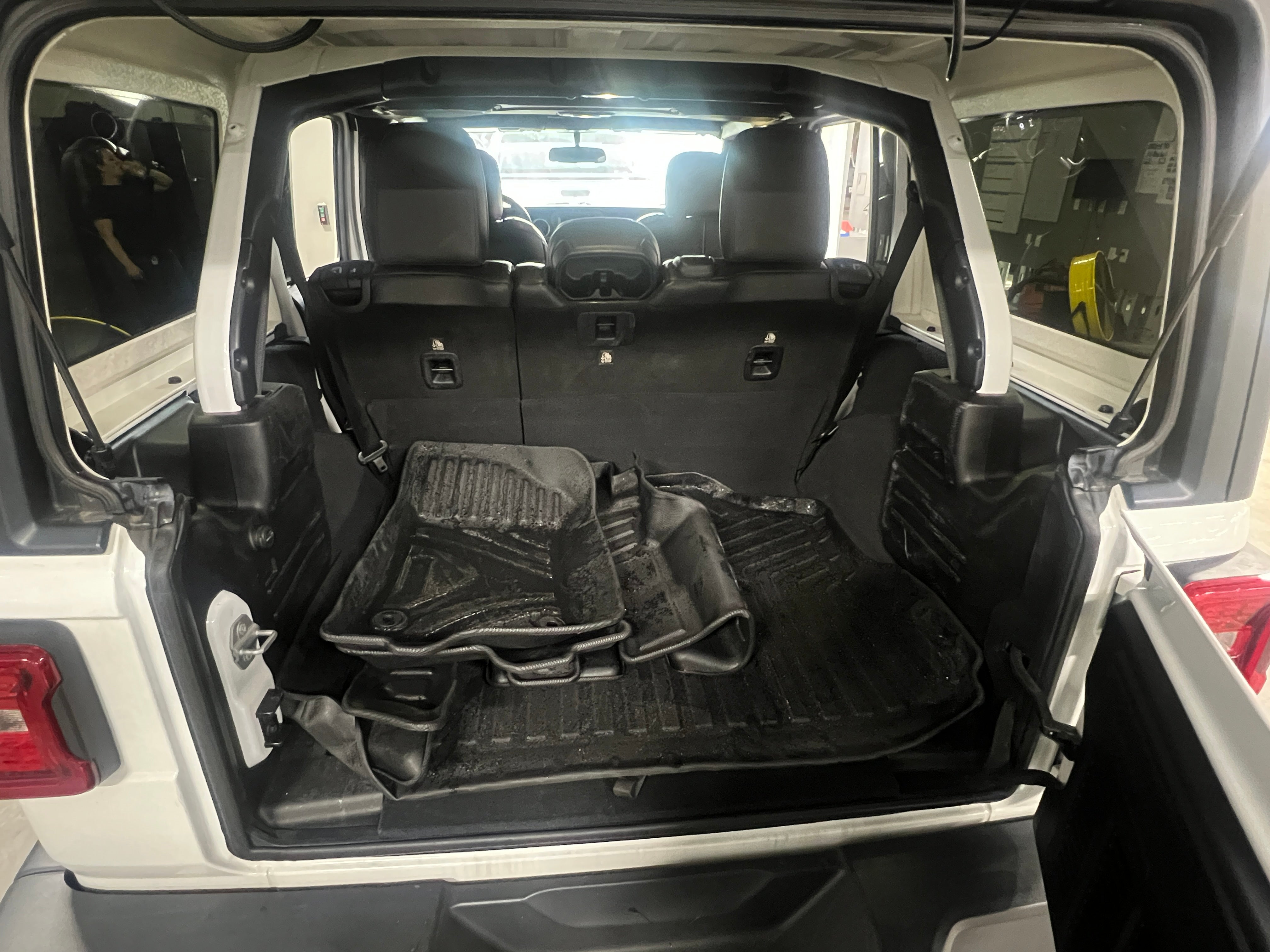 2018 Jeep Wrangler Unlimited Sahara 7