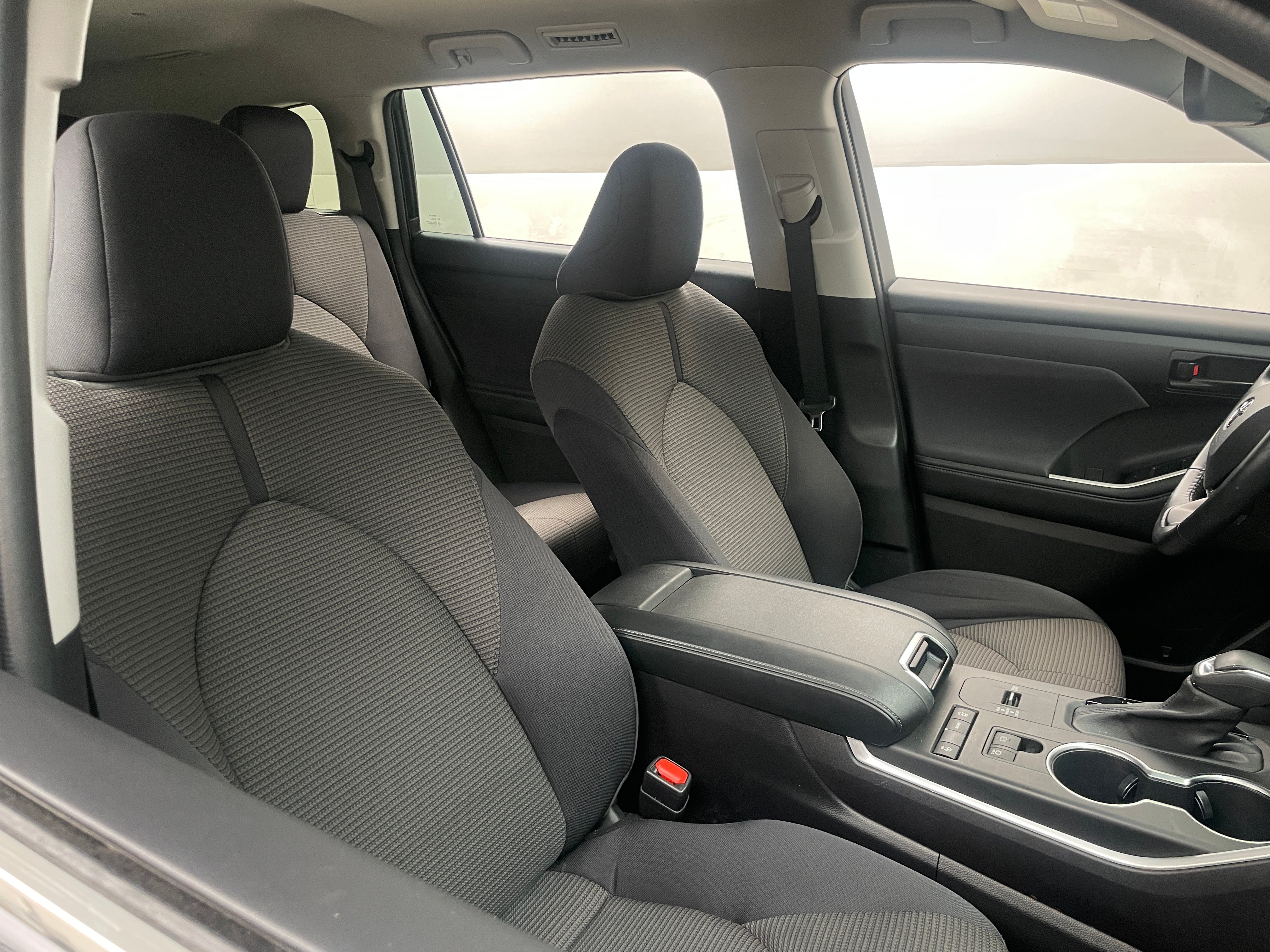 Thumbnail: 2022 Toyota Highlander - 2