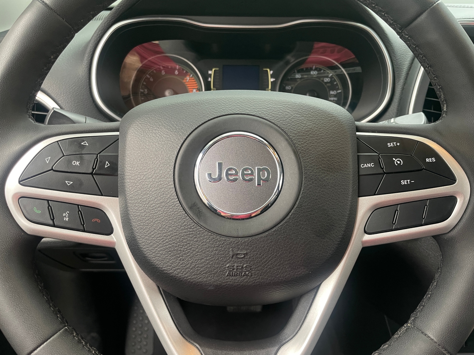 Thumbnail: 2022 Jeep Cherokee - 5