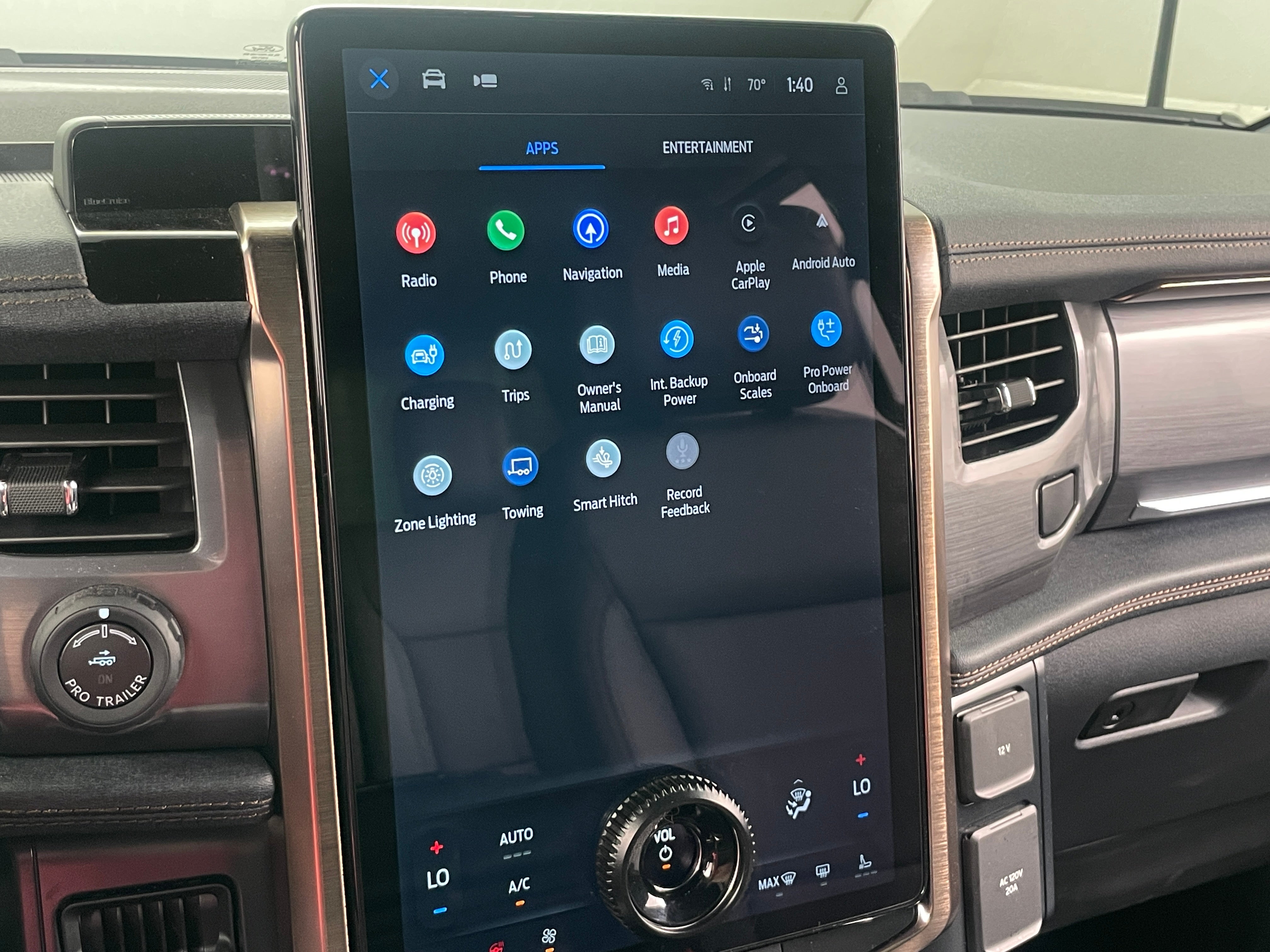 2024 Ford F-150 Lightning Lariat 3