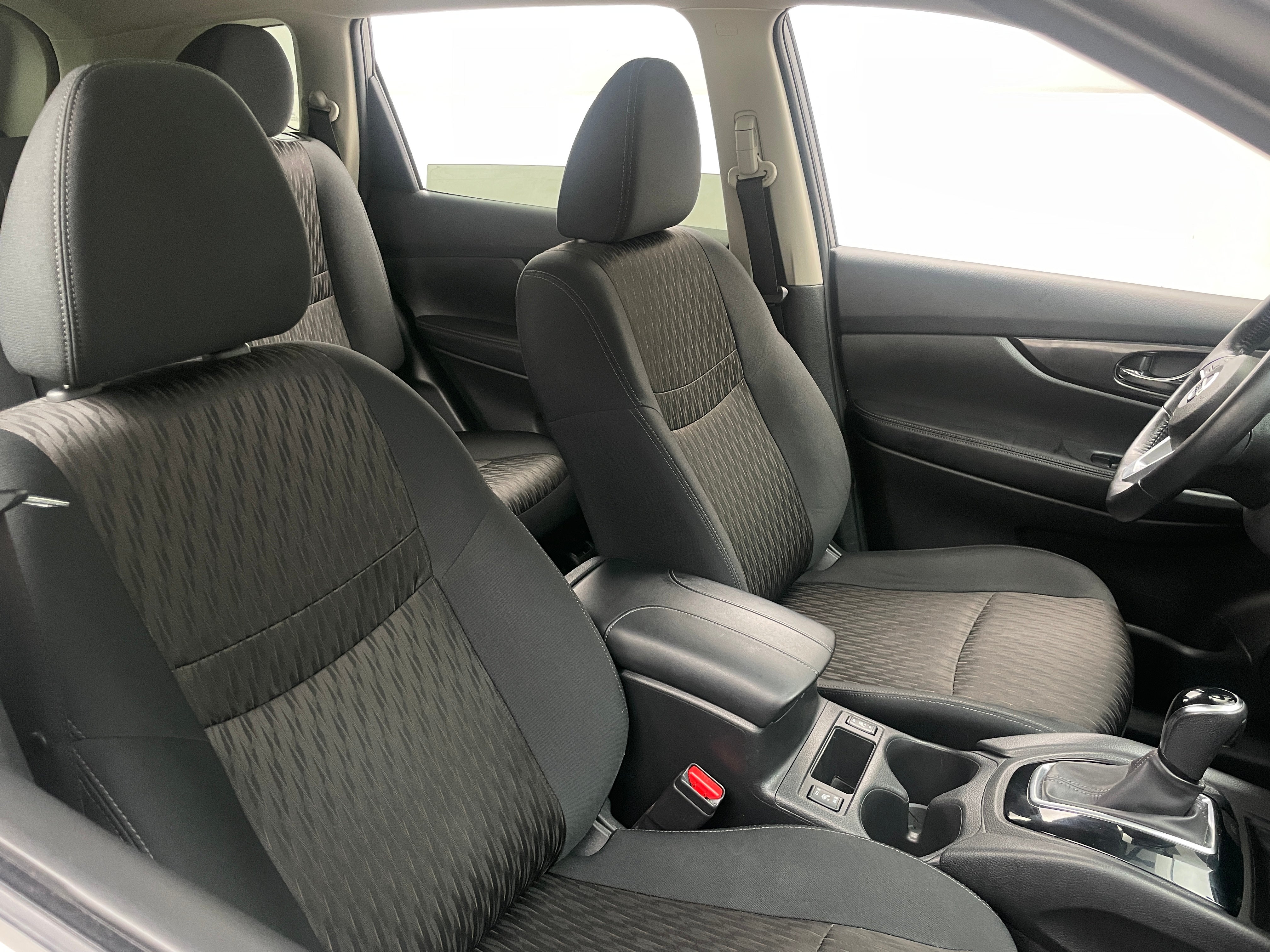2018 Nissan Rogue SV 2