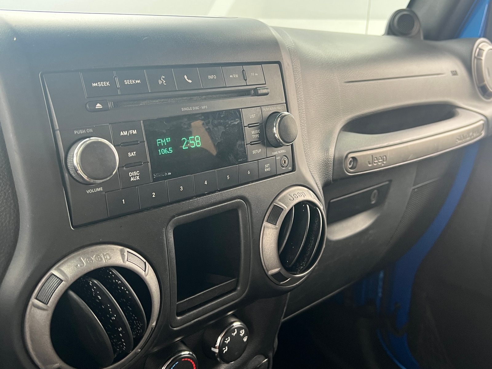 Thumbnail: 2014 Jeep Wrangler - 3