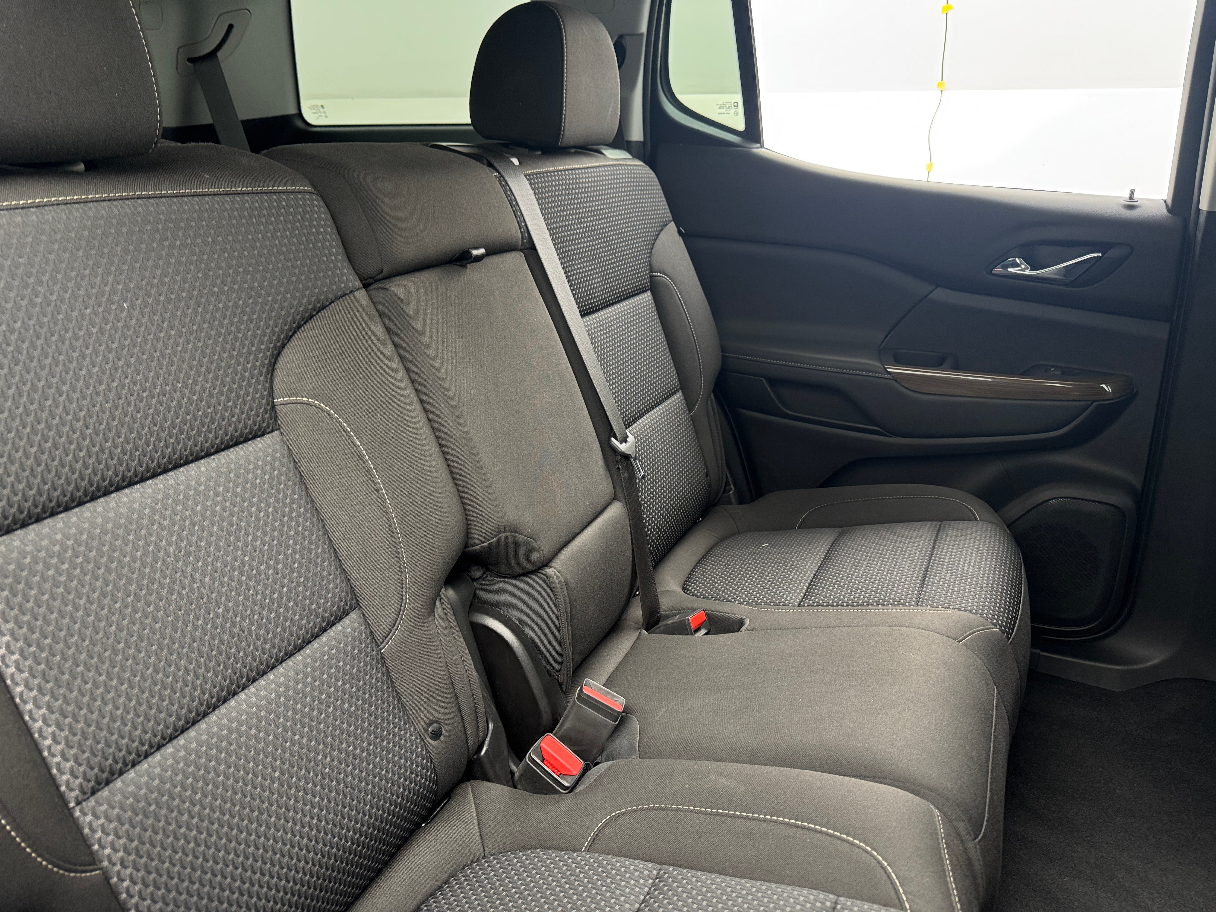 2023 GMC Acadia SLE 6
