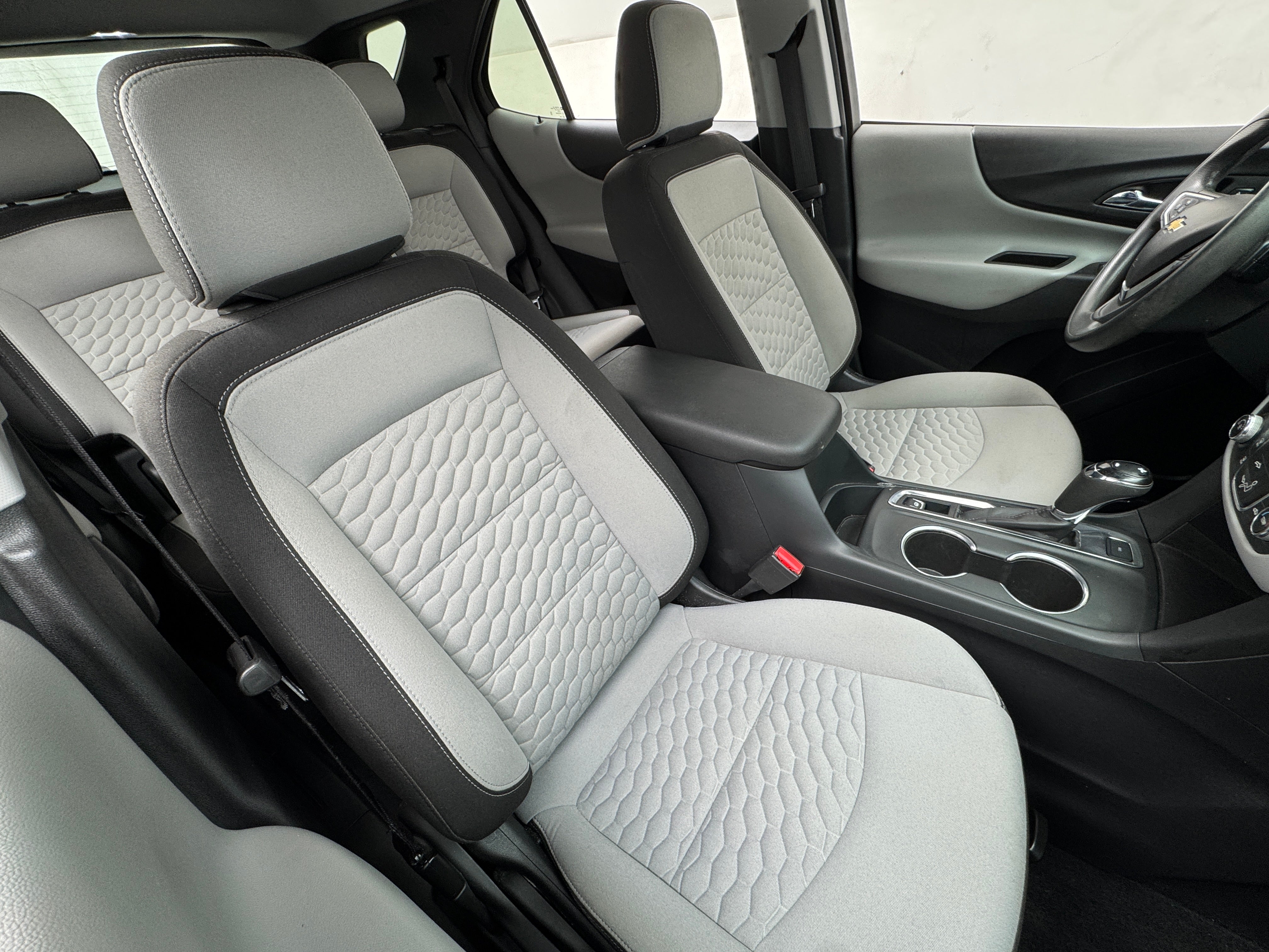 2020 Chevrolet Equinox LS 2
