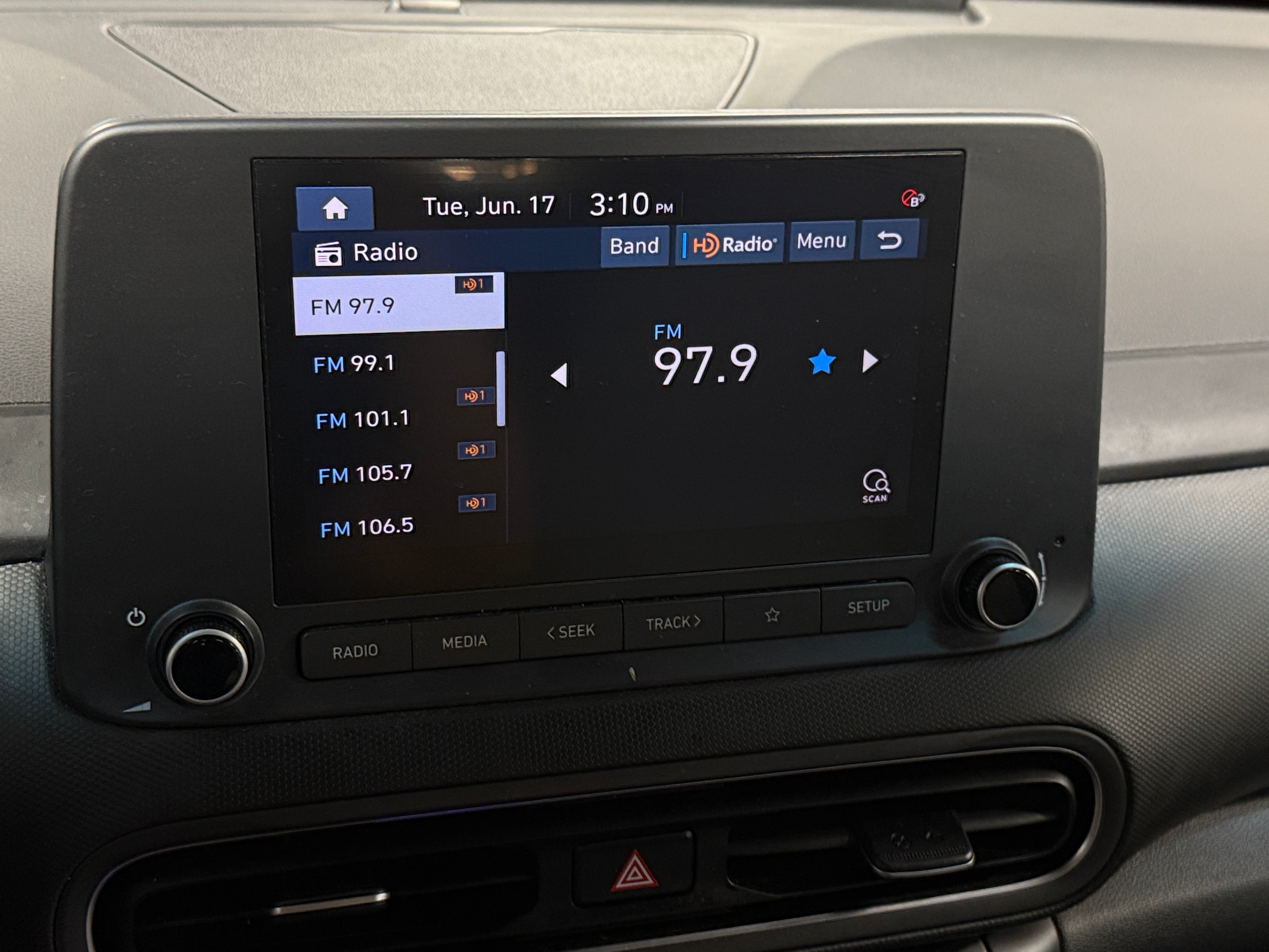 2023 Hyundai Kona SEL 4