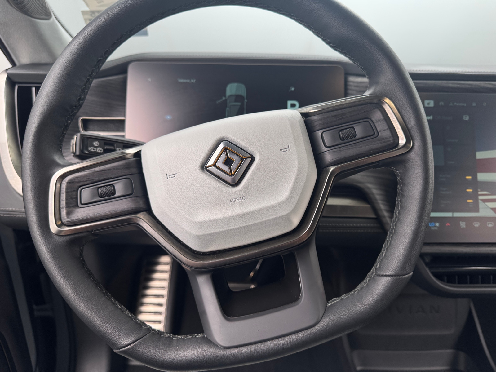 Thumbnail: 2023 Rivian R1S - 4