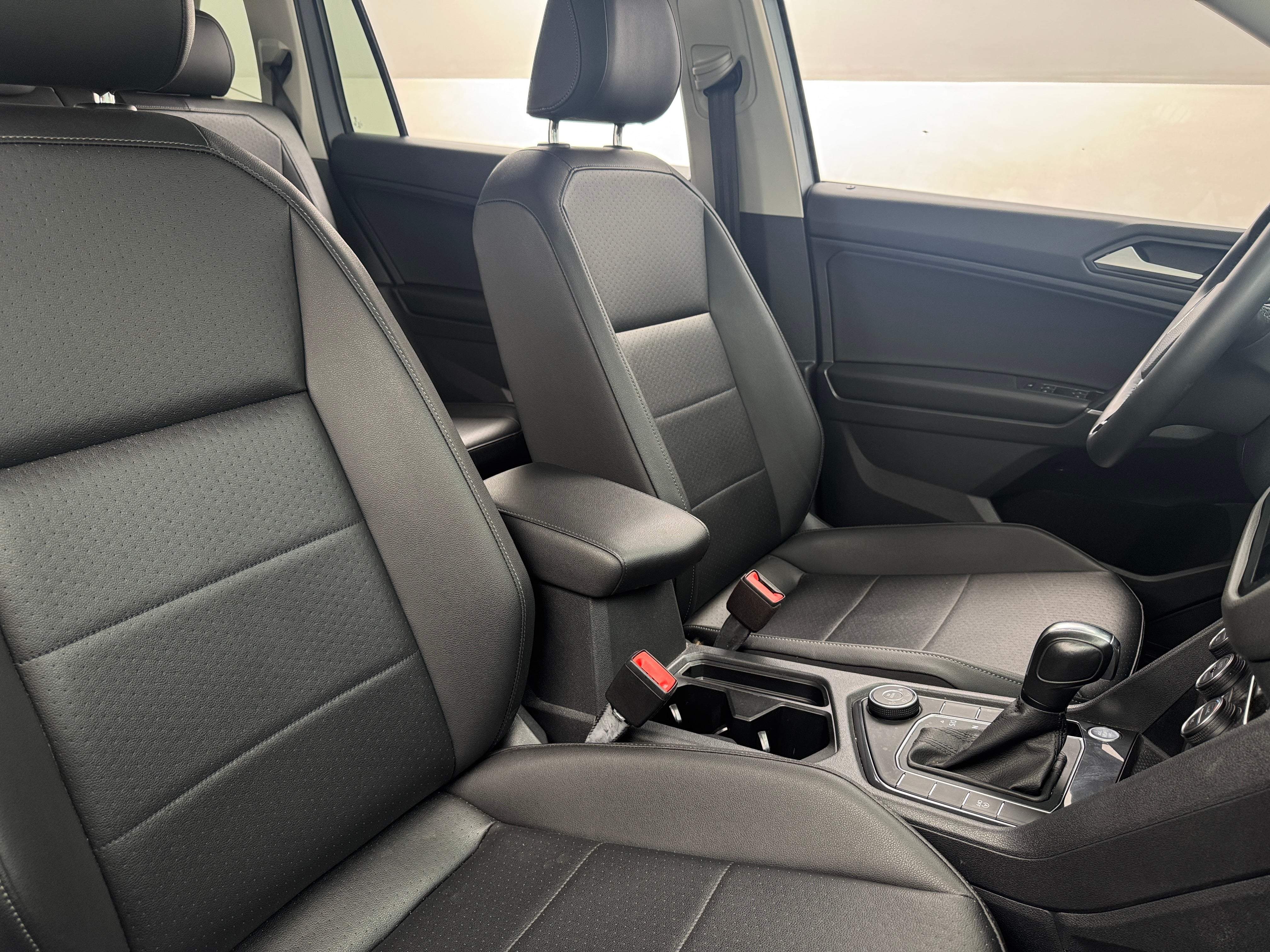 2020 Volkswagen Tiguan SE 2