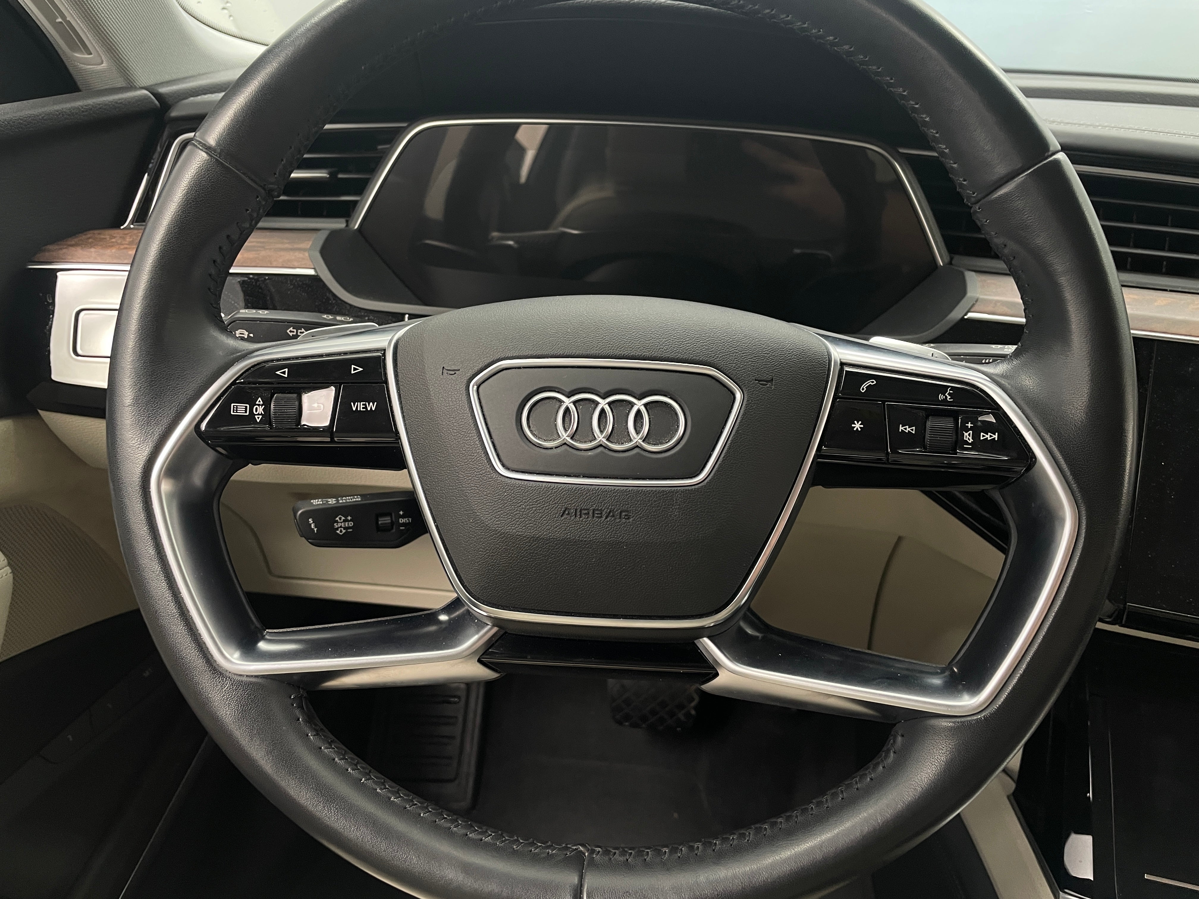 2019 Audi e-tron Prestige 4