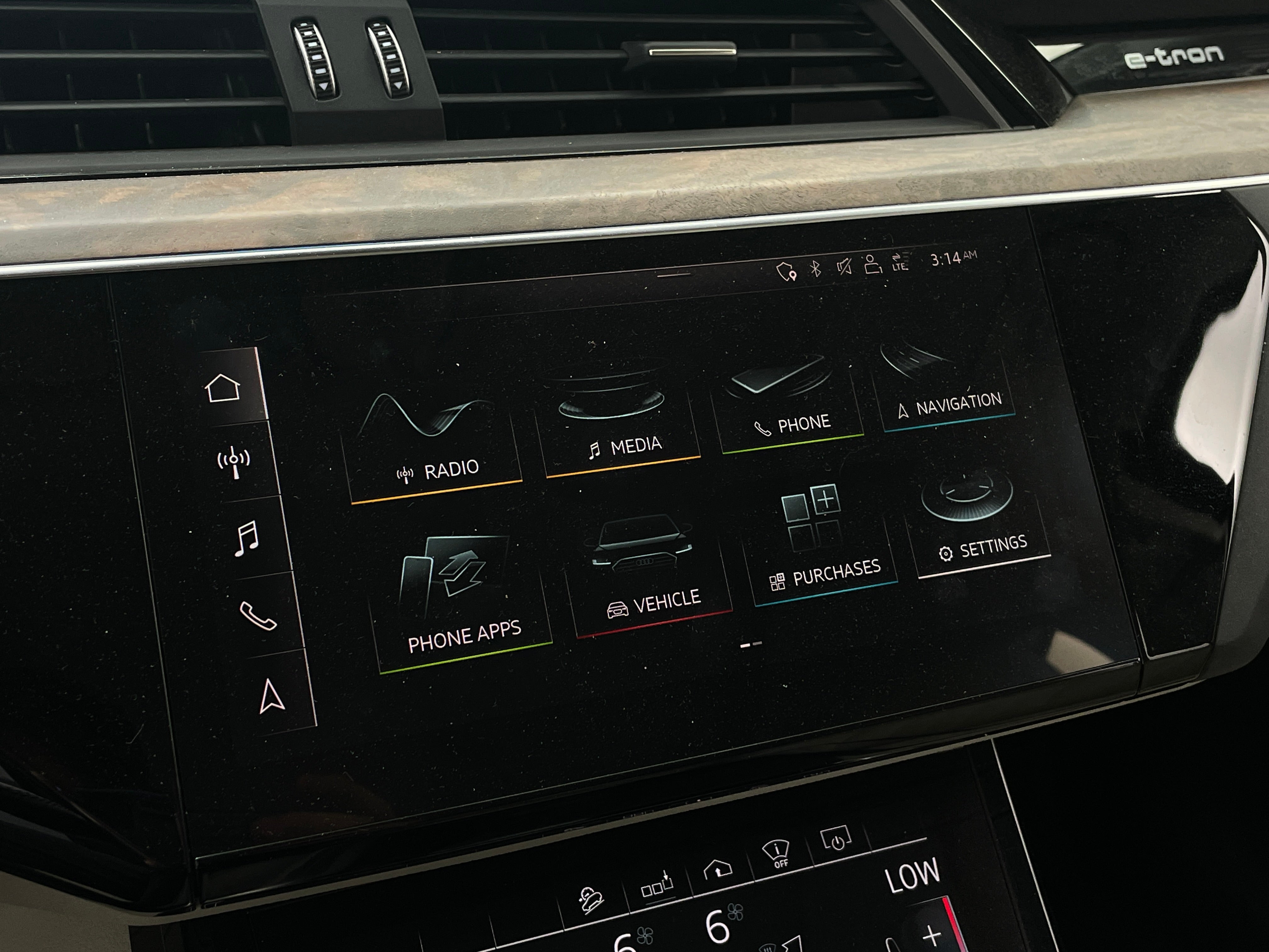 2019 Audi e-tron Prestige 3