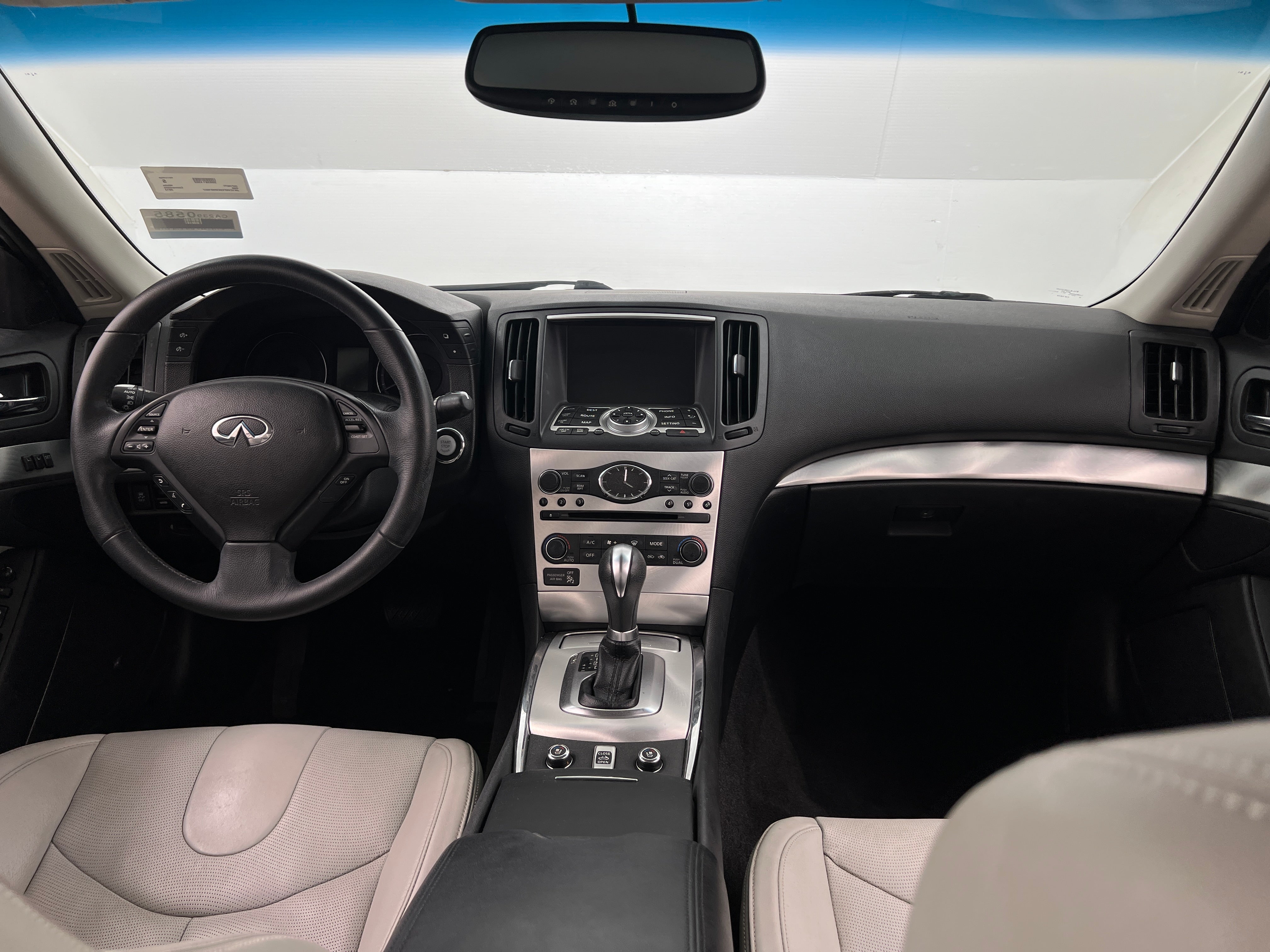 2014 INFINITI Q60 Base 2