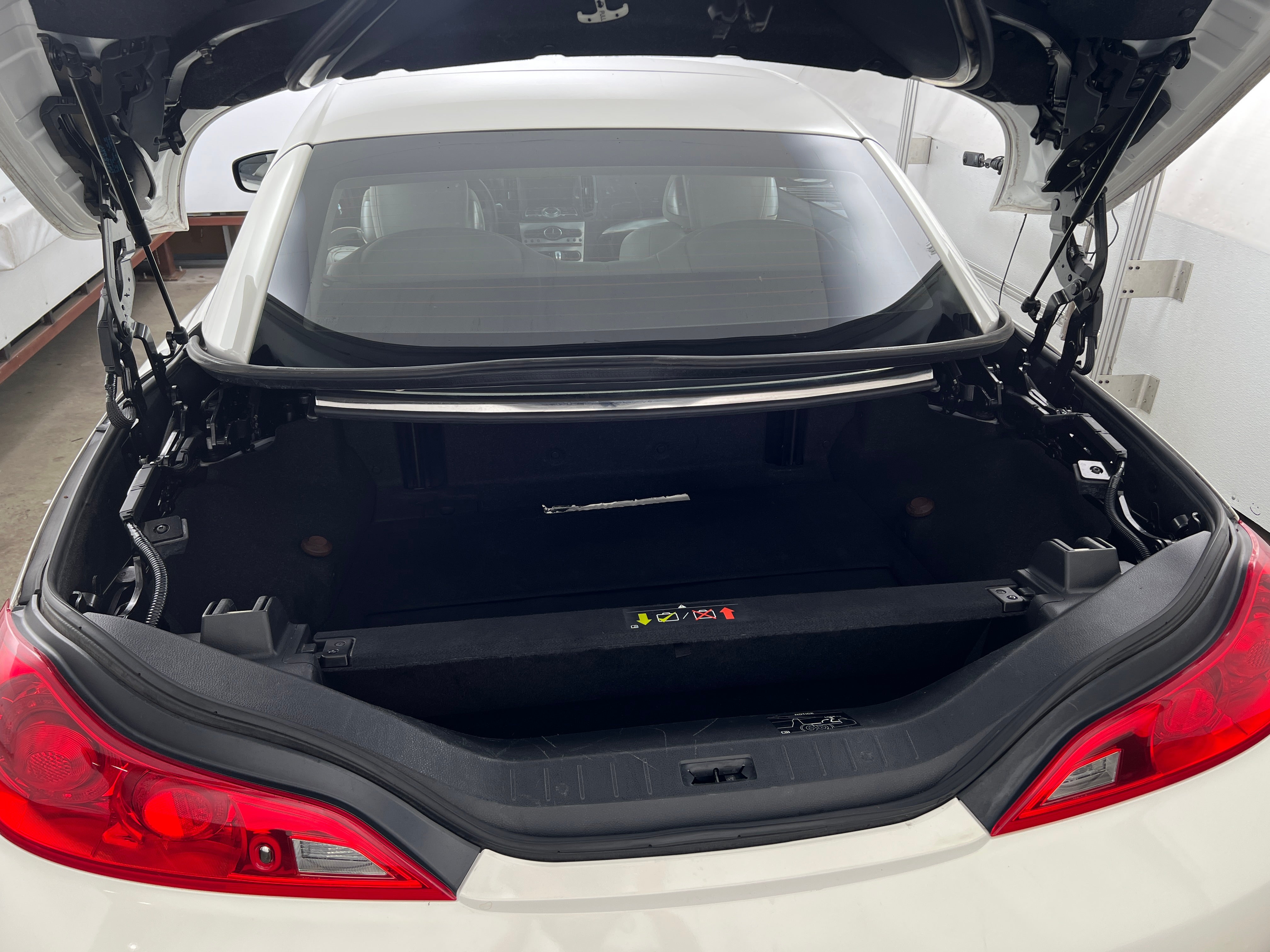 2014 INFINITI Q60 Base 6