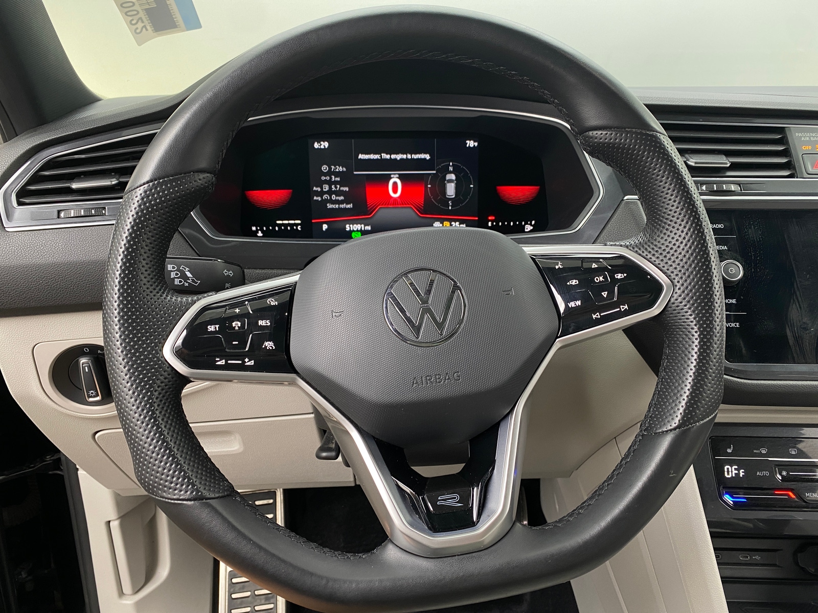 Thumbnail: 2022 Volkswagen Tiguan - 4