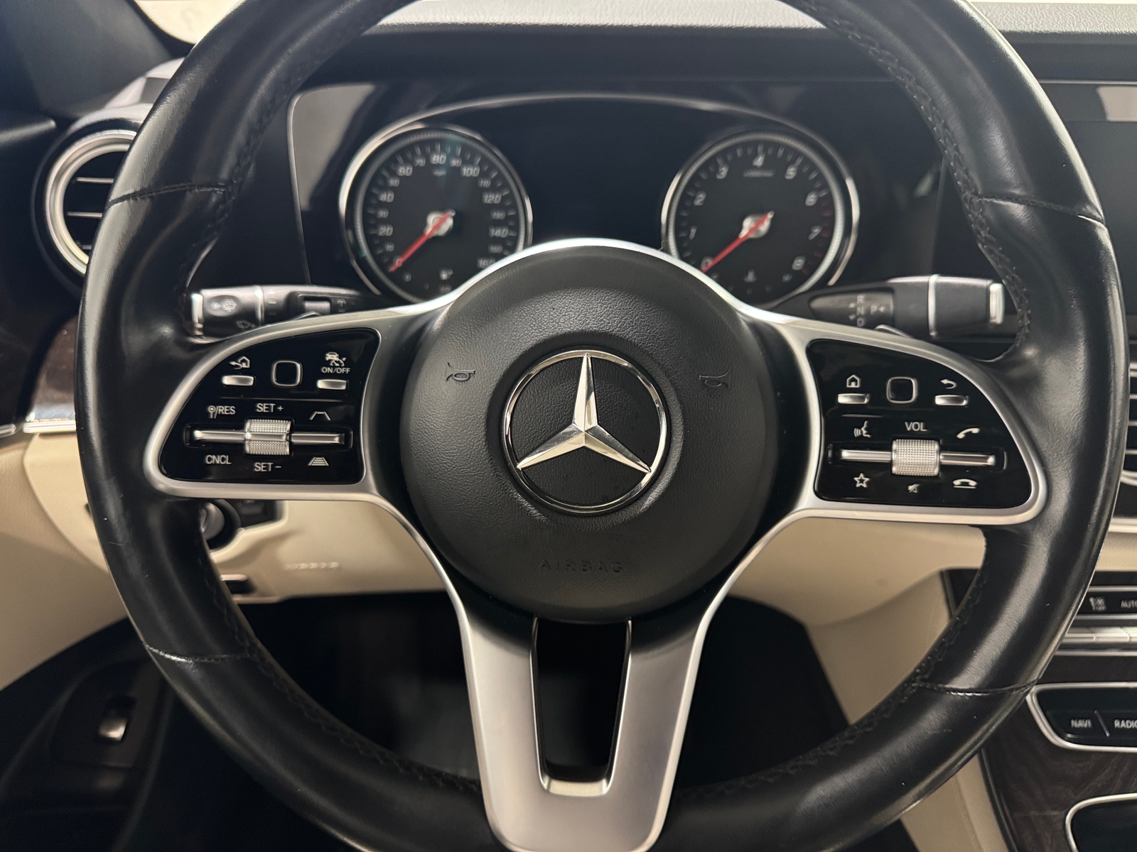 Thumbnail: 2019 Mercedes-Benz E-Class - 4