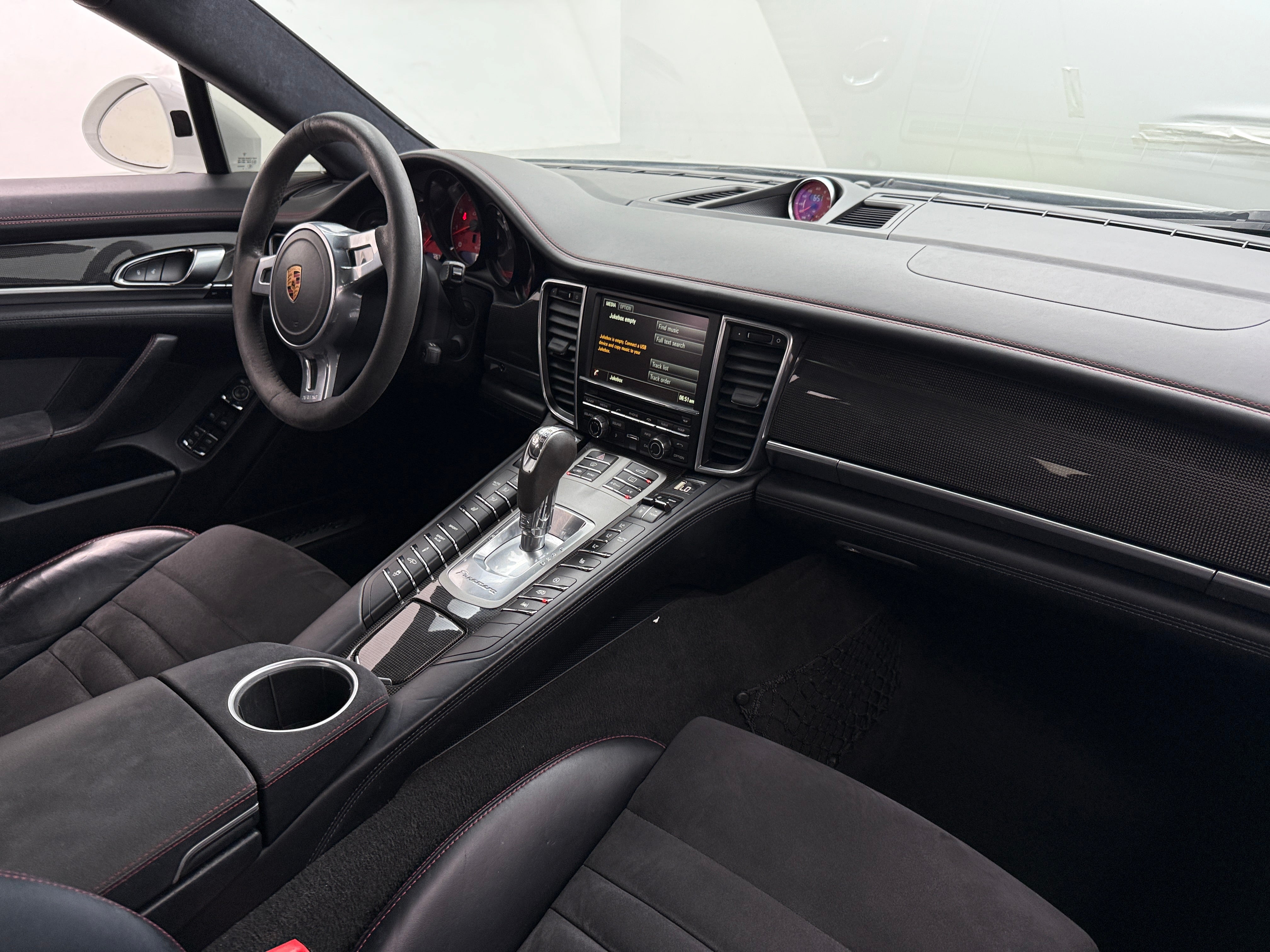 2016 Porsche Panamera GTS 2
