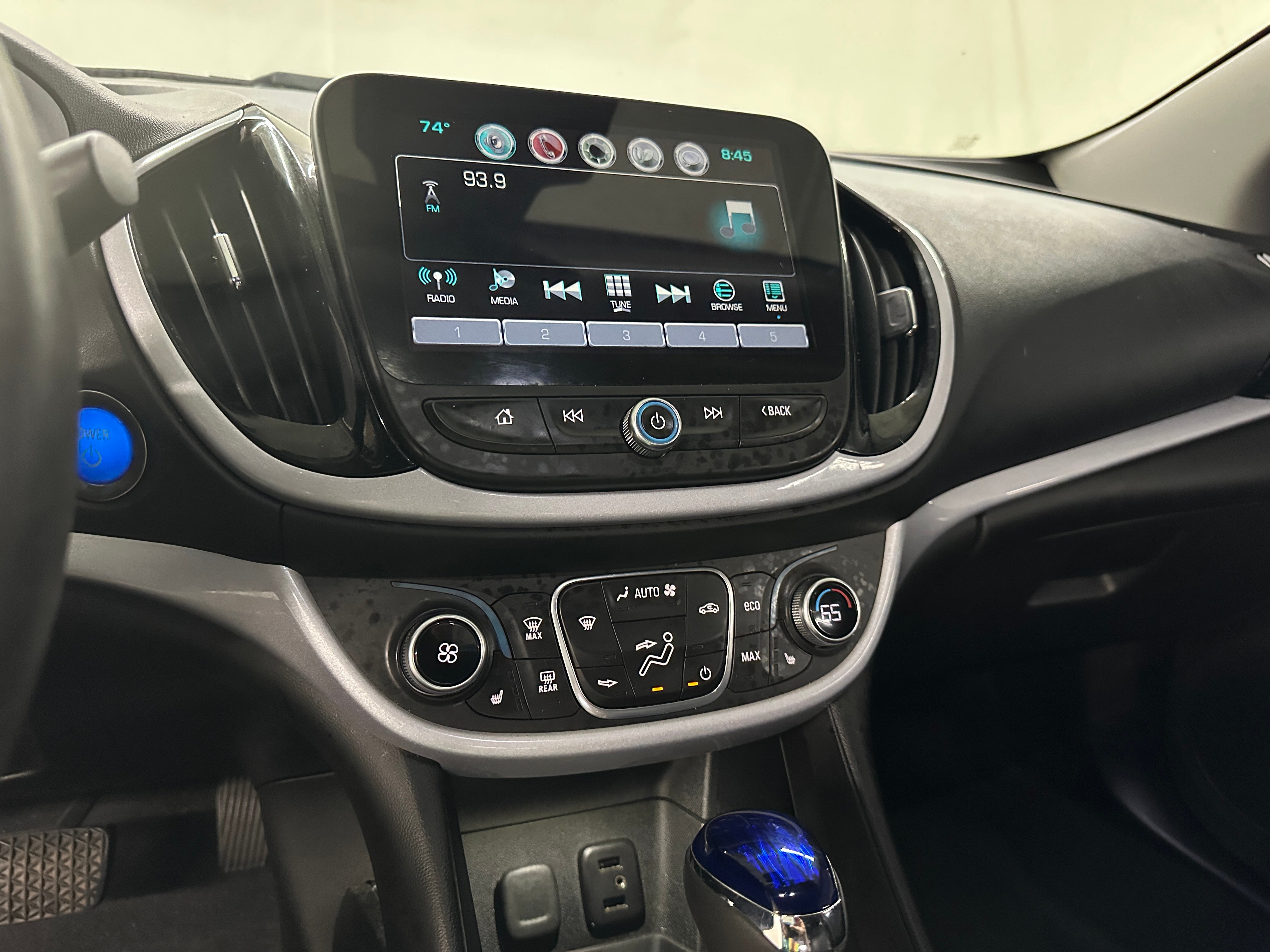 2017 Chevrolet Volt LT 4