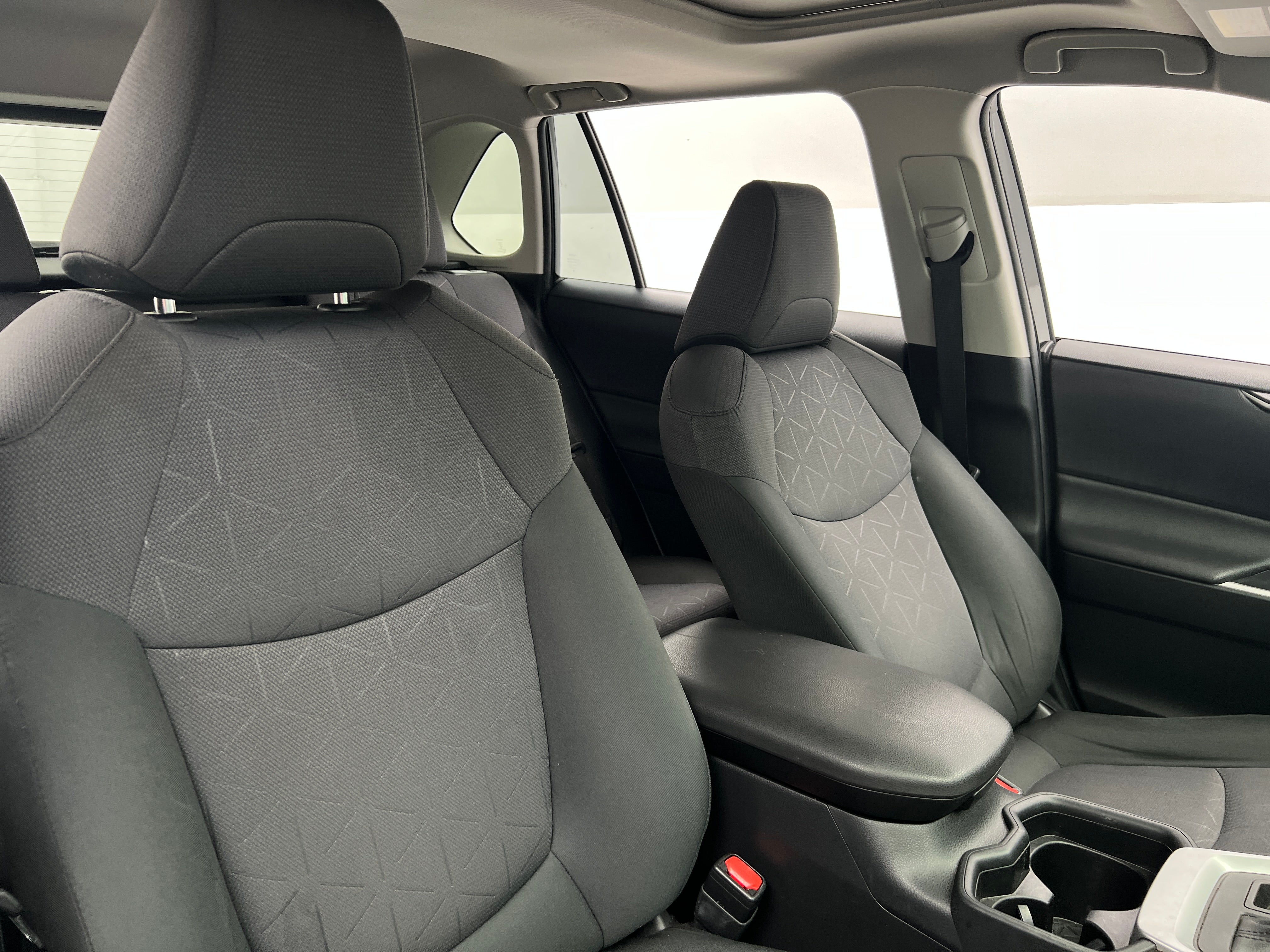 2019 Toyota RAV4 XLE 2
