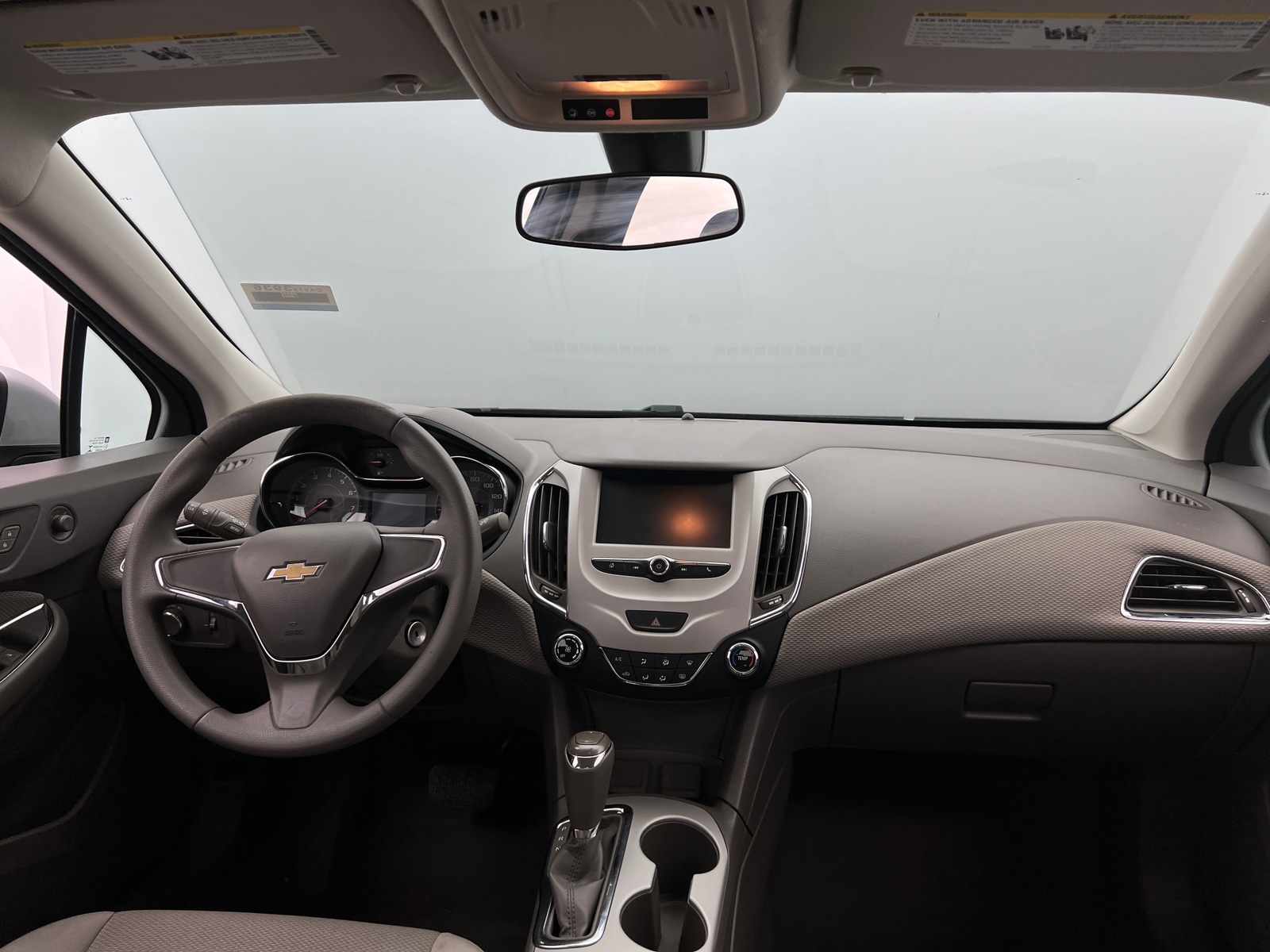 Thumbnail: 2018 Chevrolet Cruze - 3