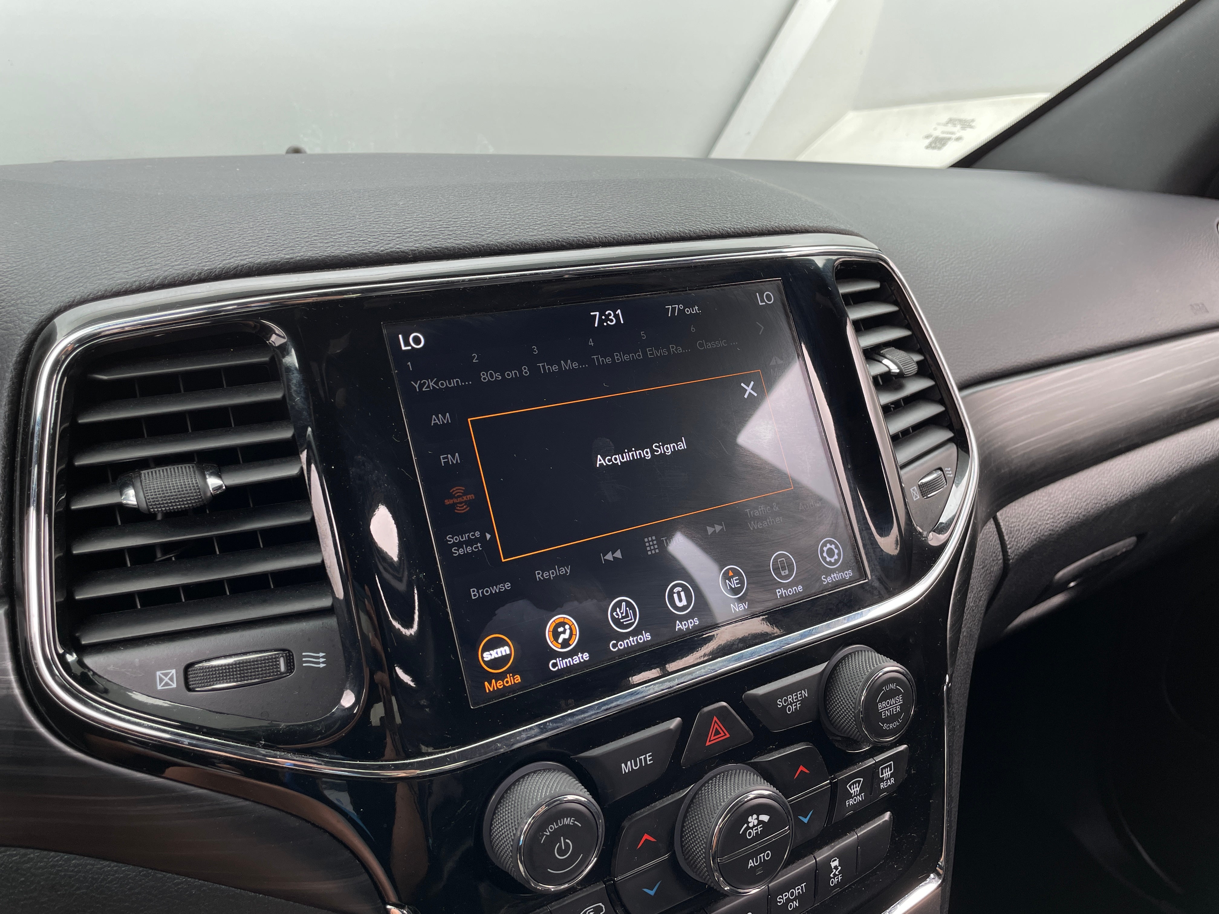 2020 Jeep Grand Cherokee Altitude 3