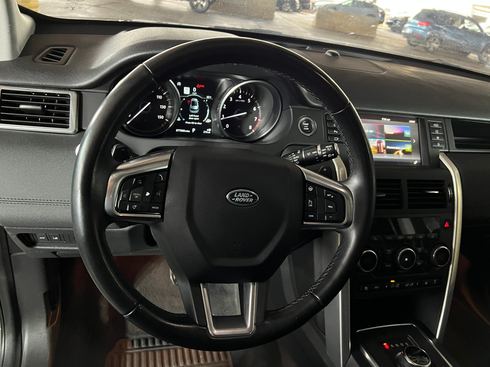 Thumbnail: 2019 Land Rover Discovery Sport - 4
