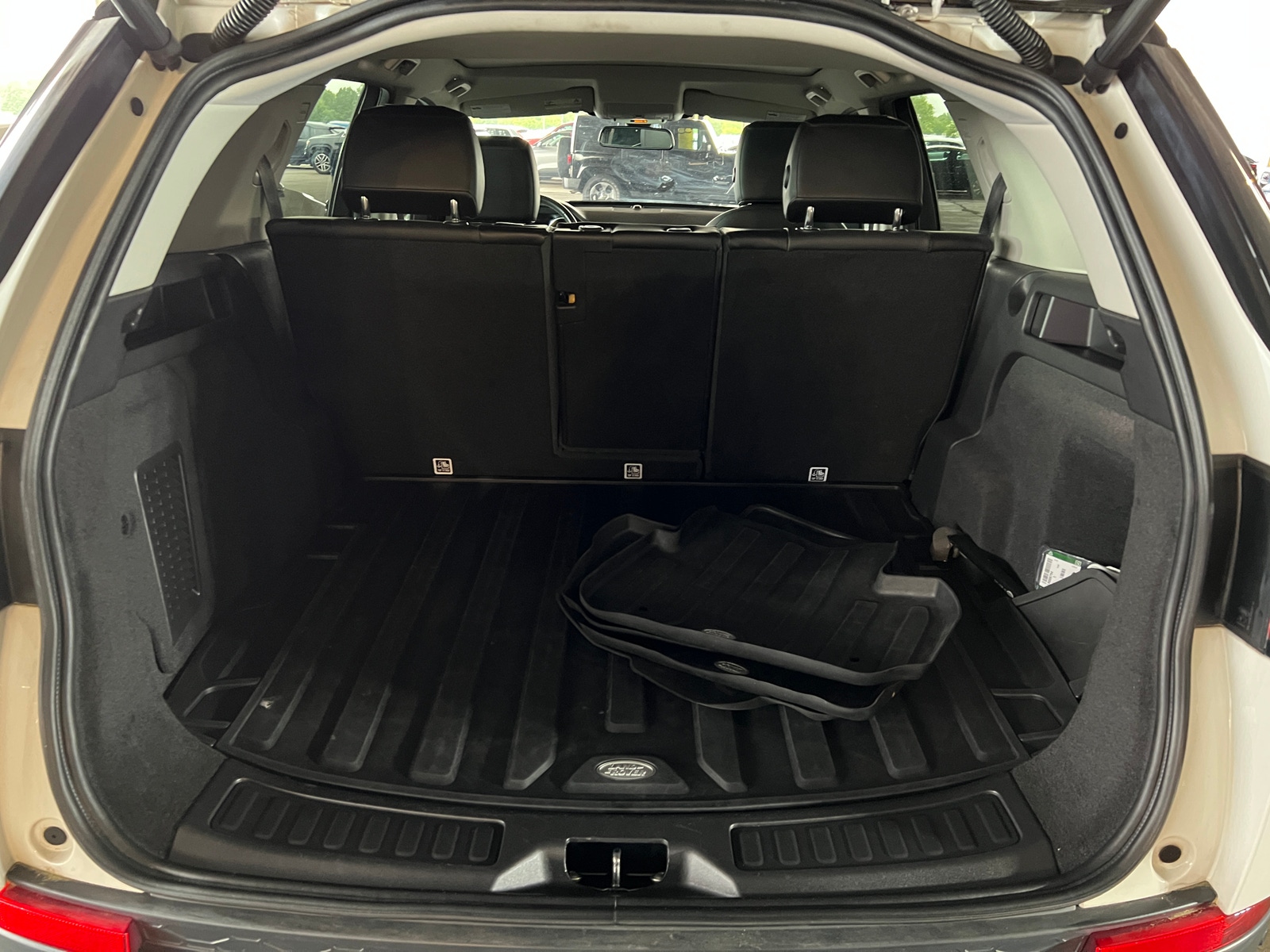 Thumbnail: 2019 Land Rover Discovery Sport - 6