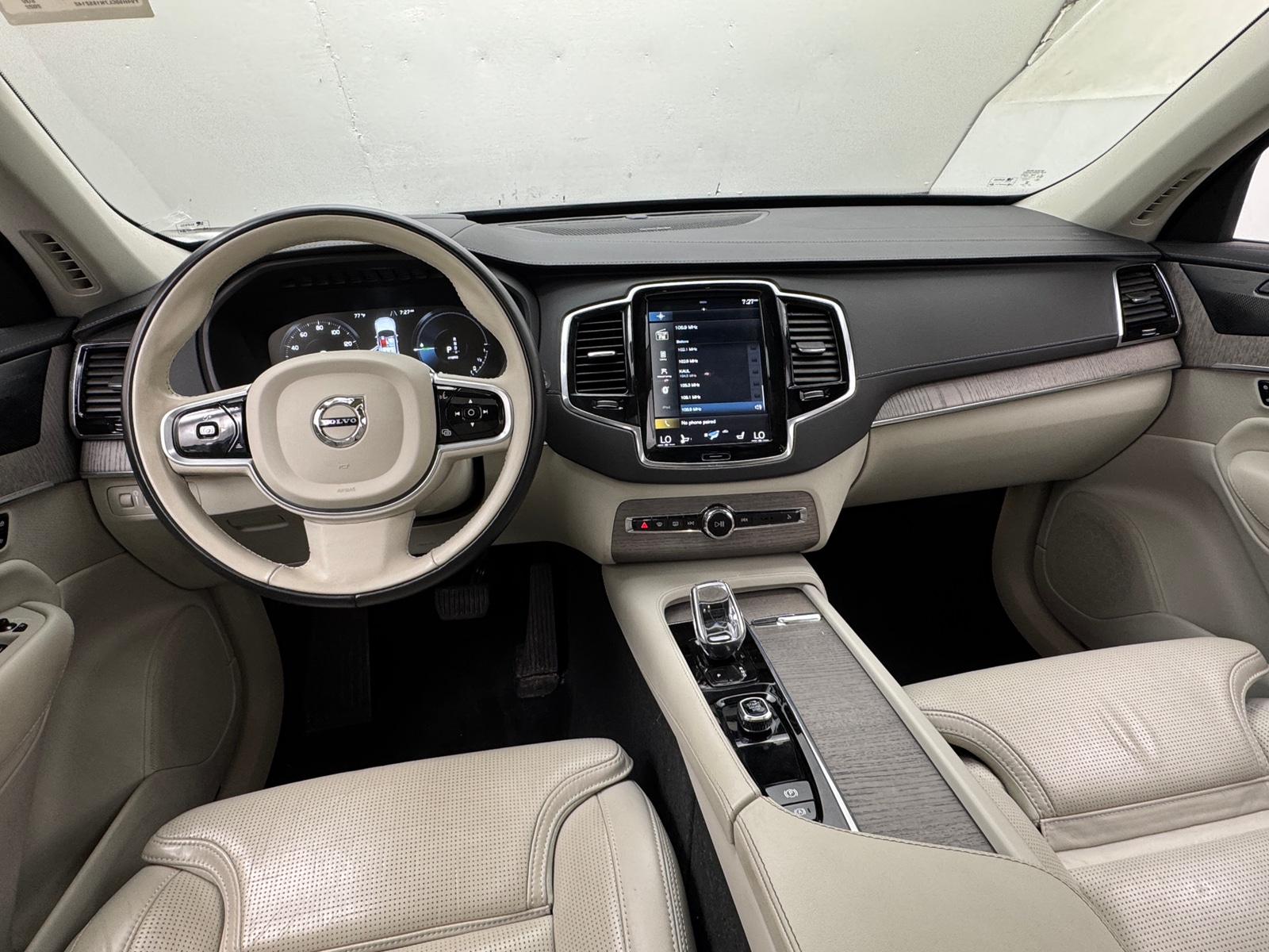 Thumbnail: 2022 Volvo XC90 - 2