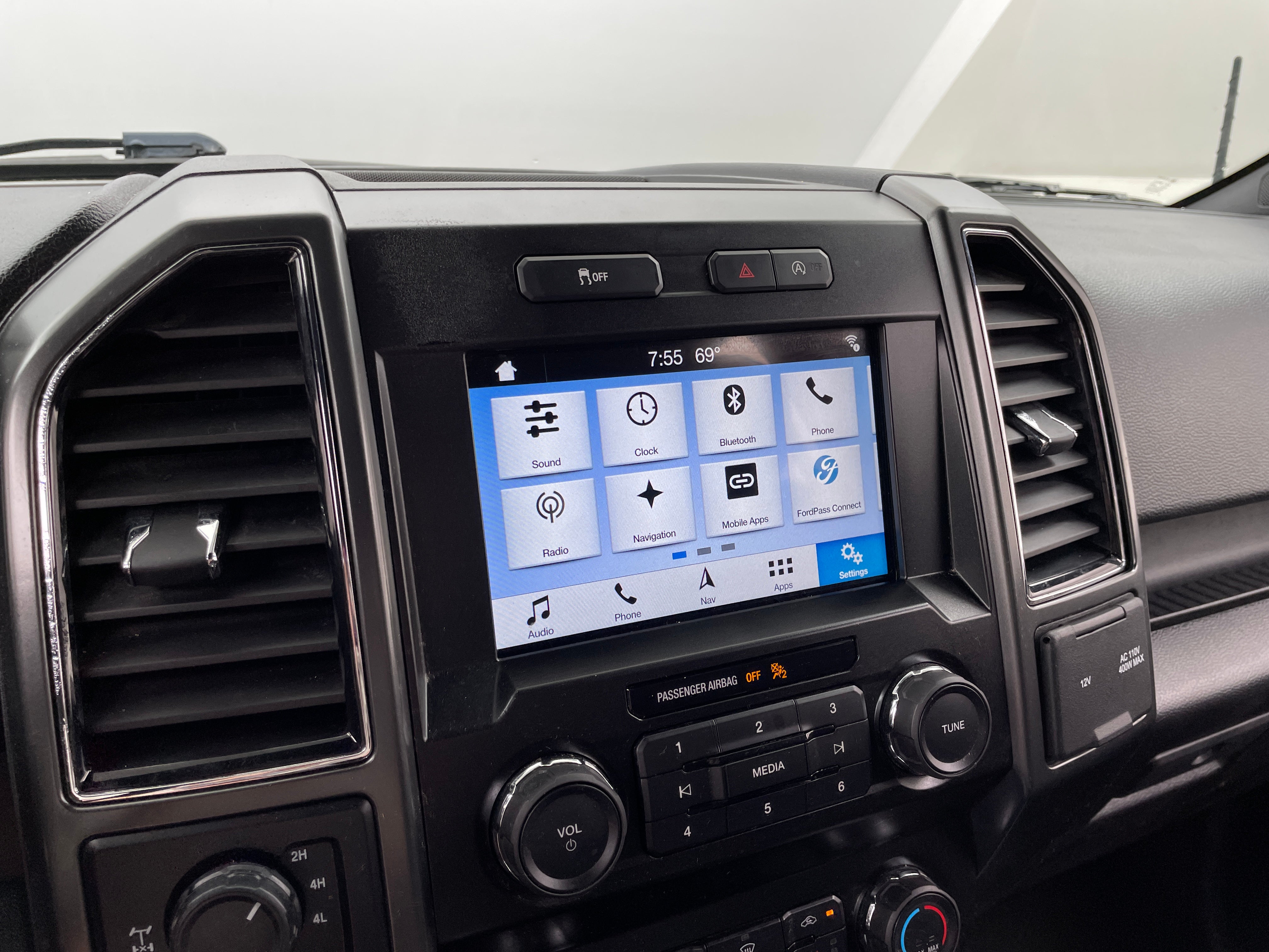 Thumbnail: 2019 Ford Econoline - 4