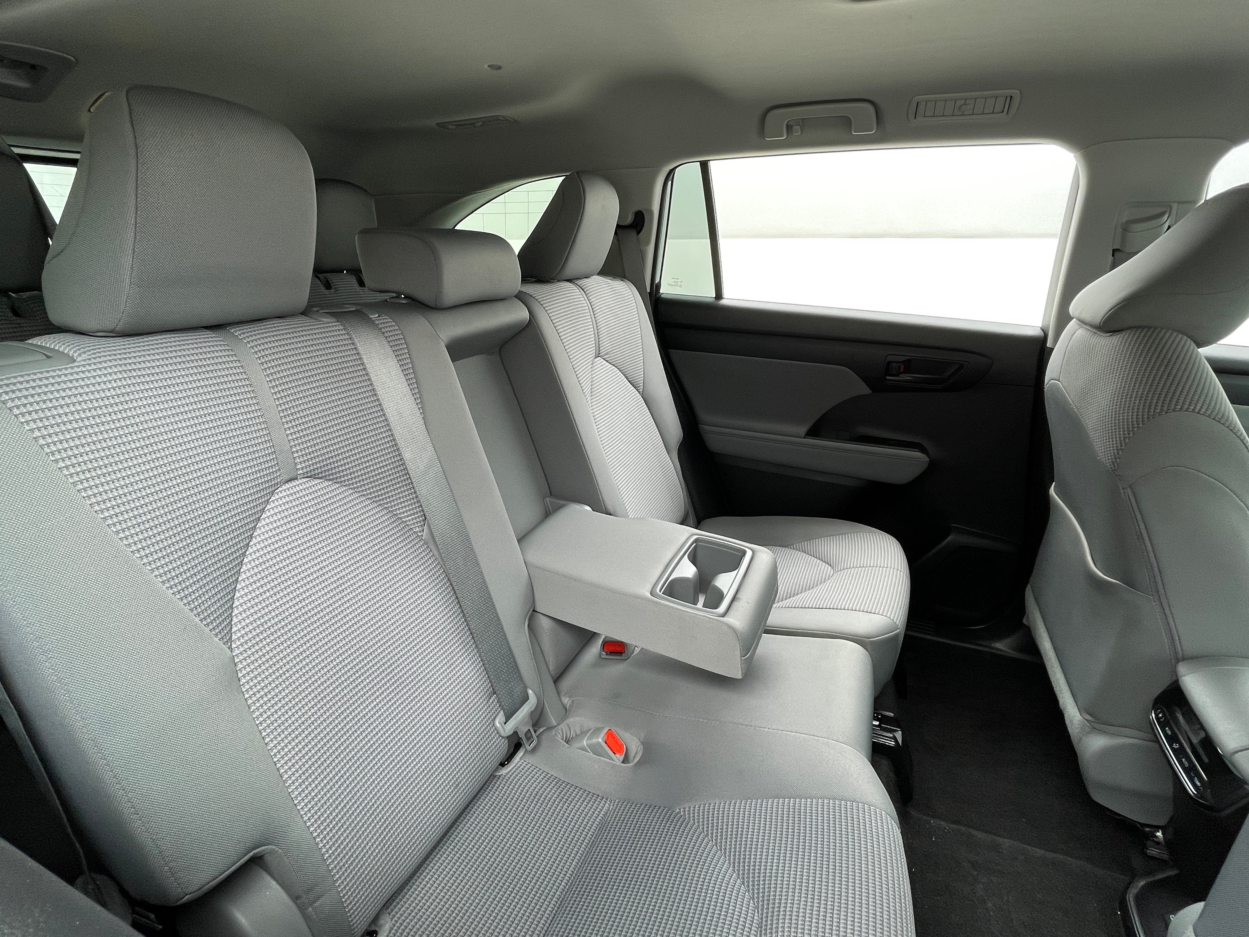 2023 Toyota Highlander L 6
