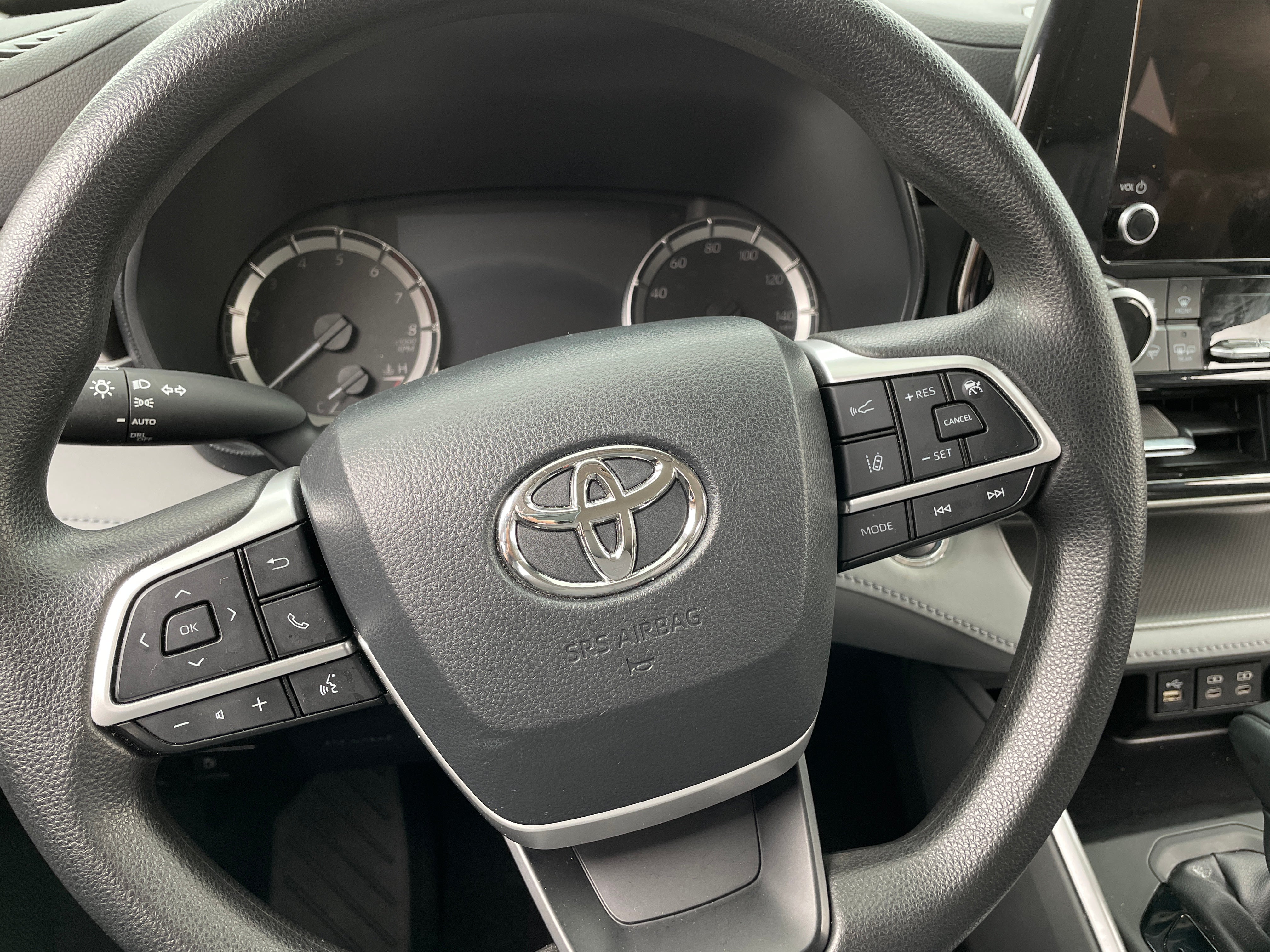2023 Toyota Highlander L 5