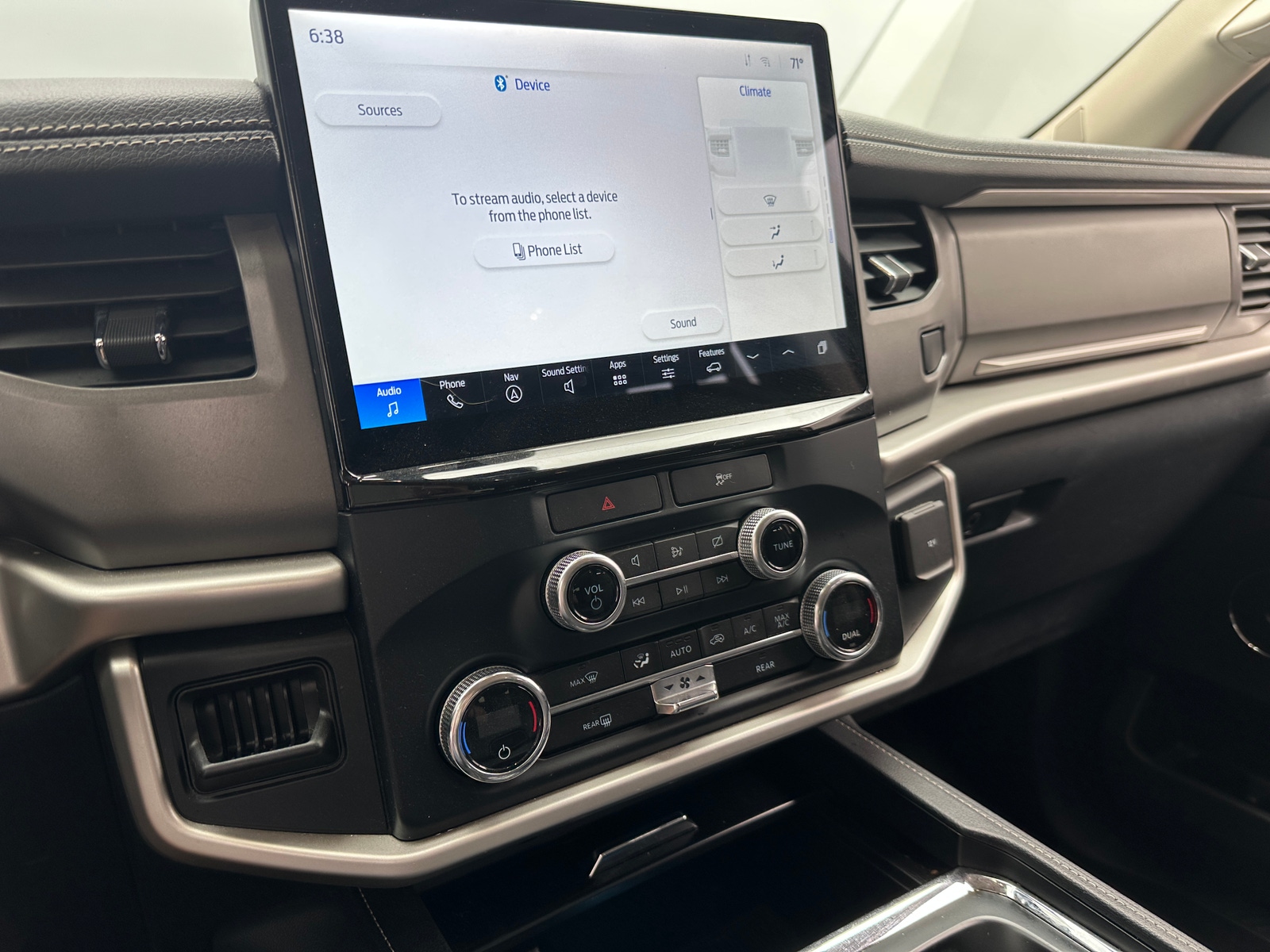 Thumbnail: 2022 Ford Expedition - 4