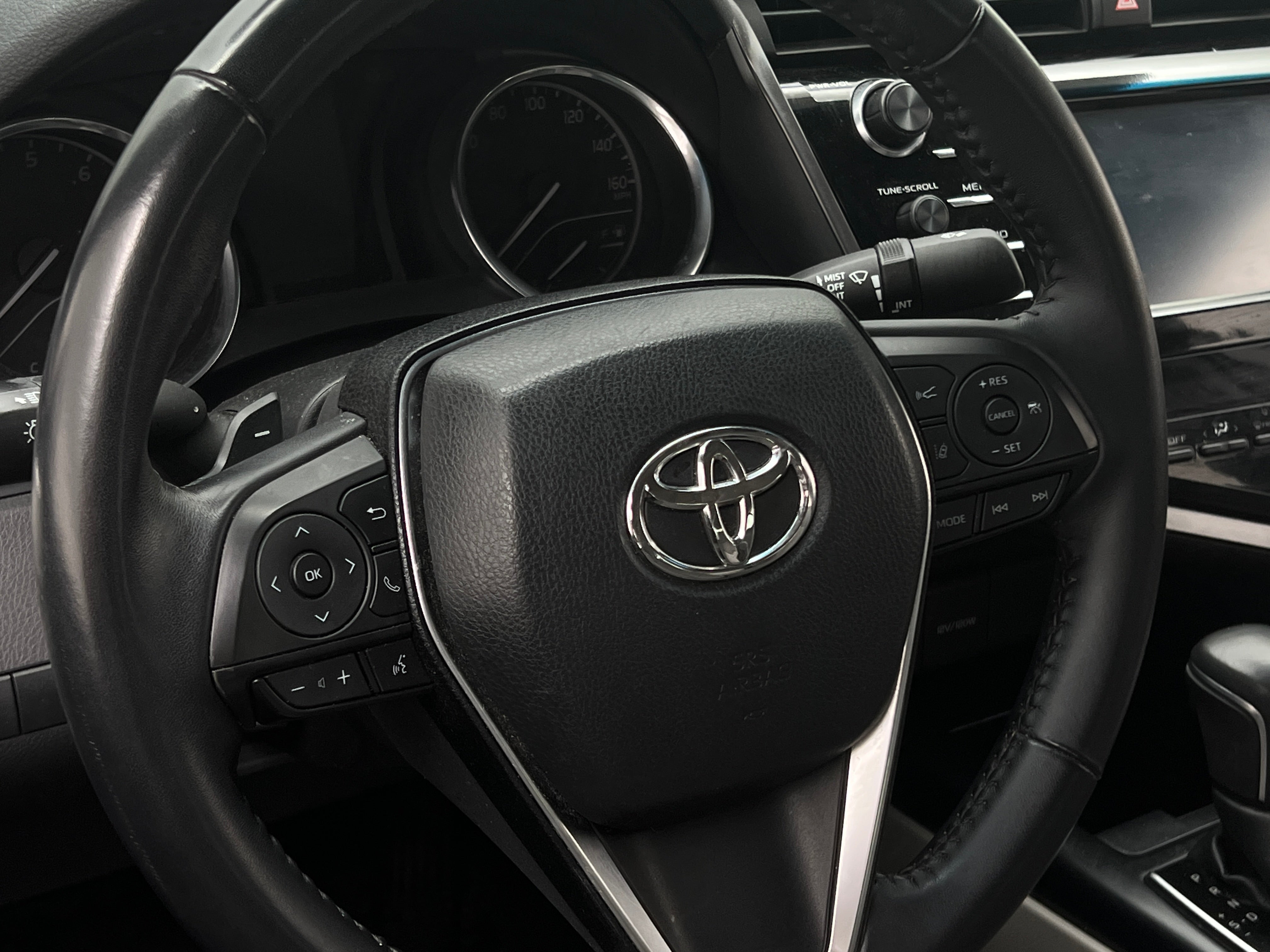 2018 Toyota Camry SE 4