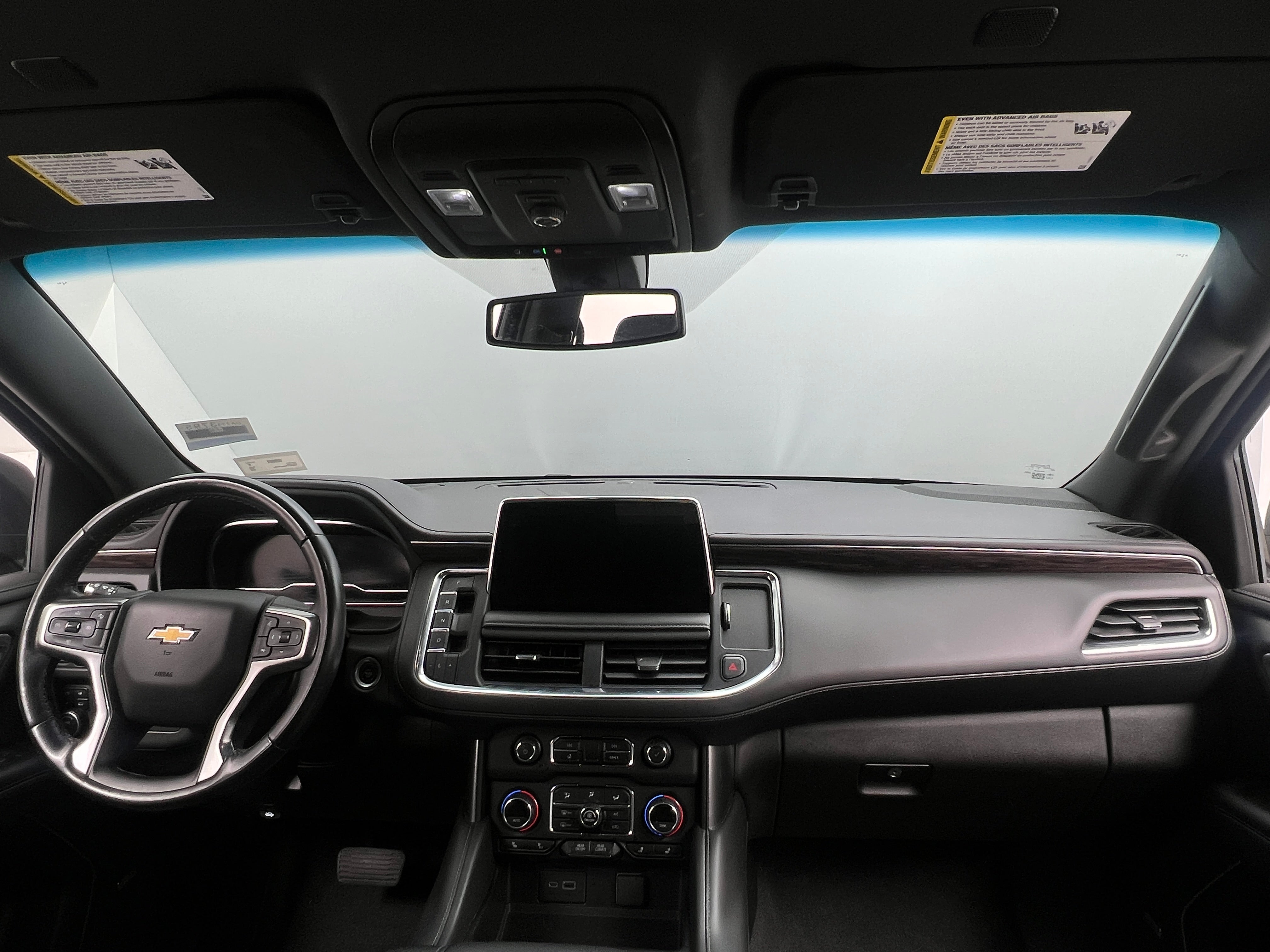 2022 Chevrolet Suburban LT 2