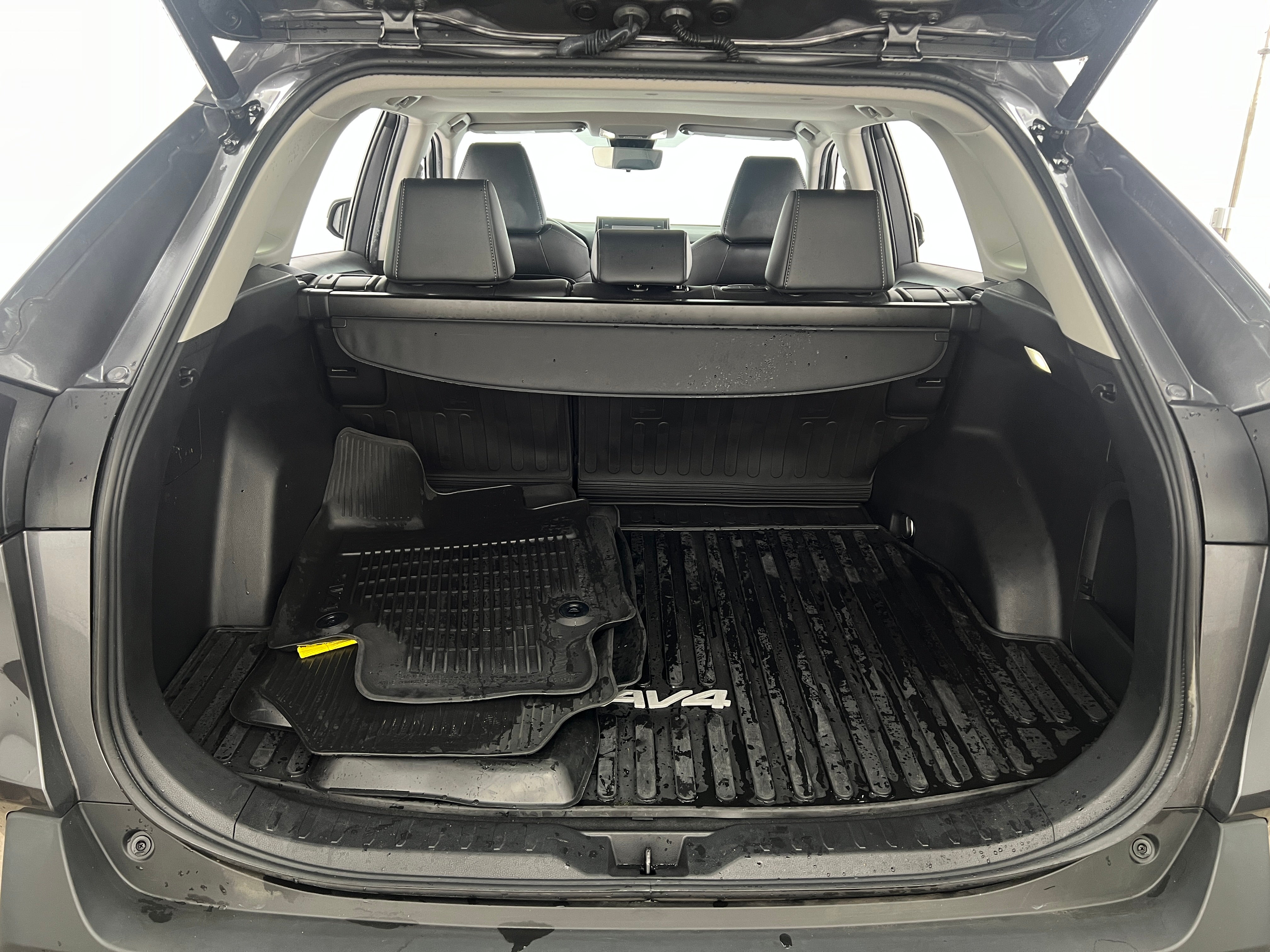 2022 Toyota RAV4 XLE Premium 7