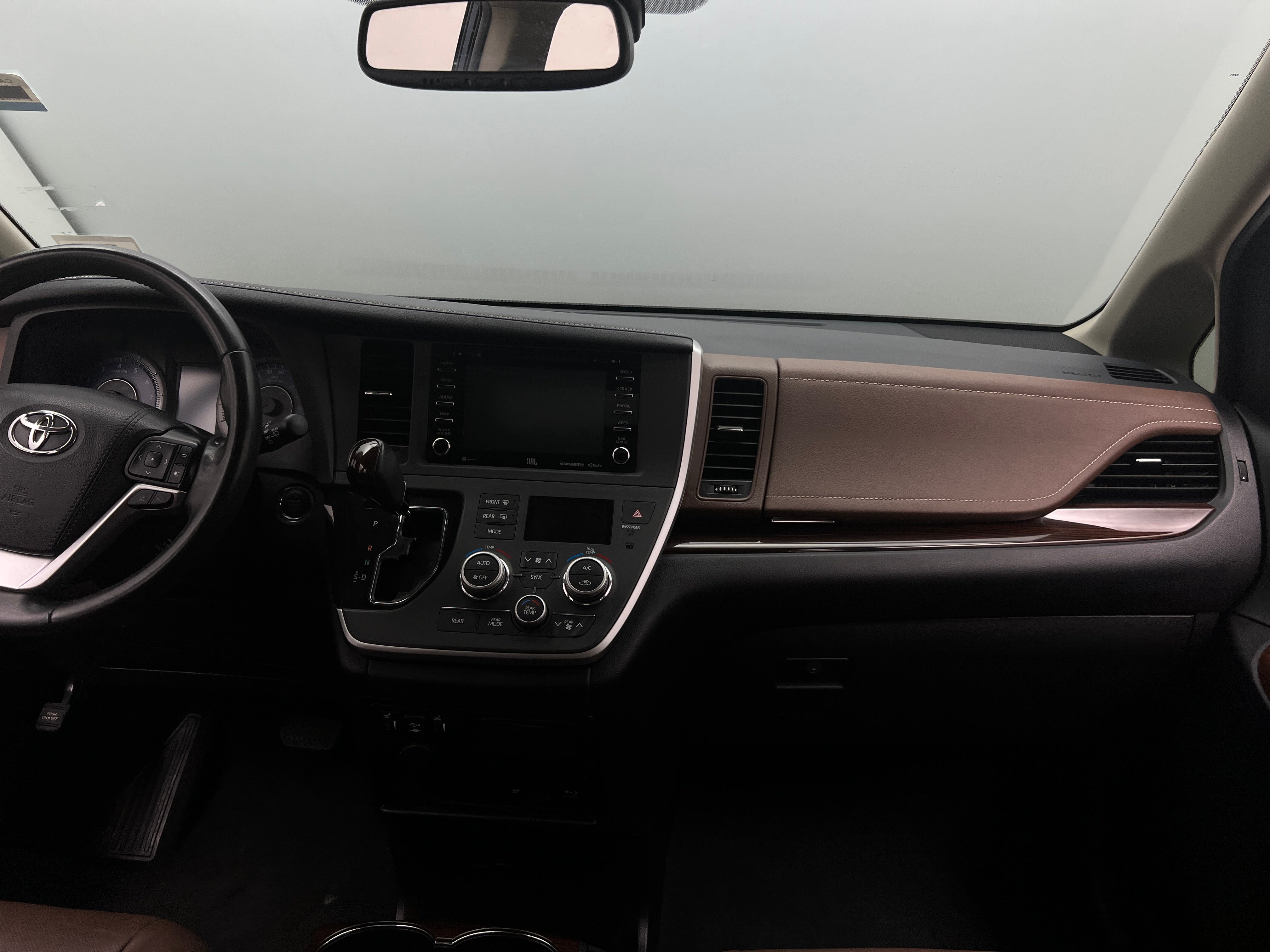 Thumbnail: 2020 Toyota Sienna - 2