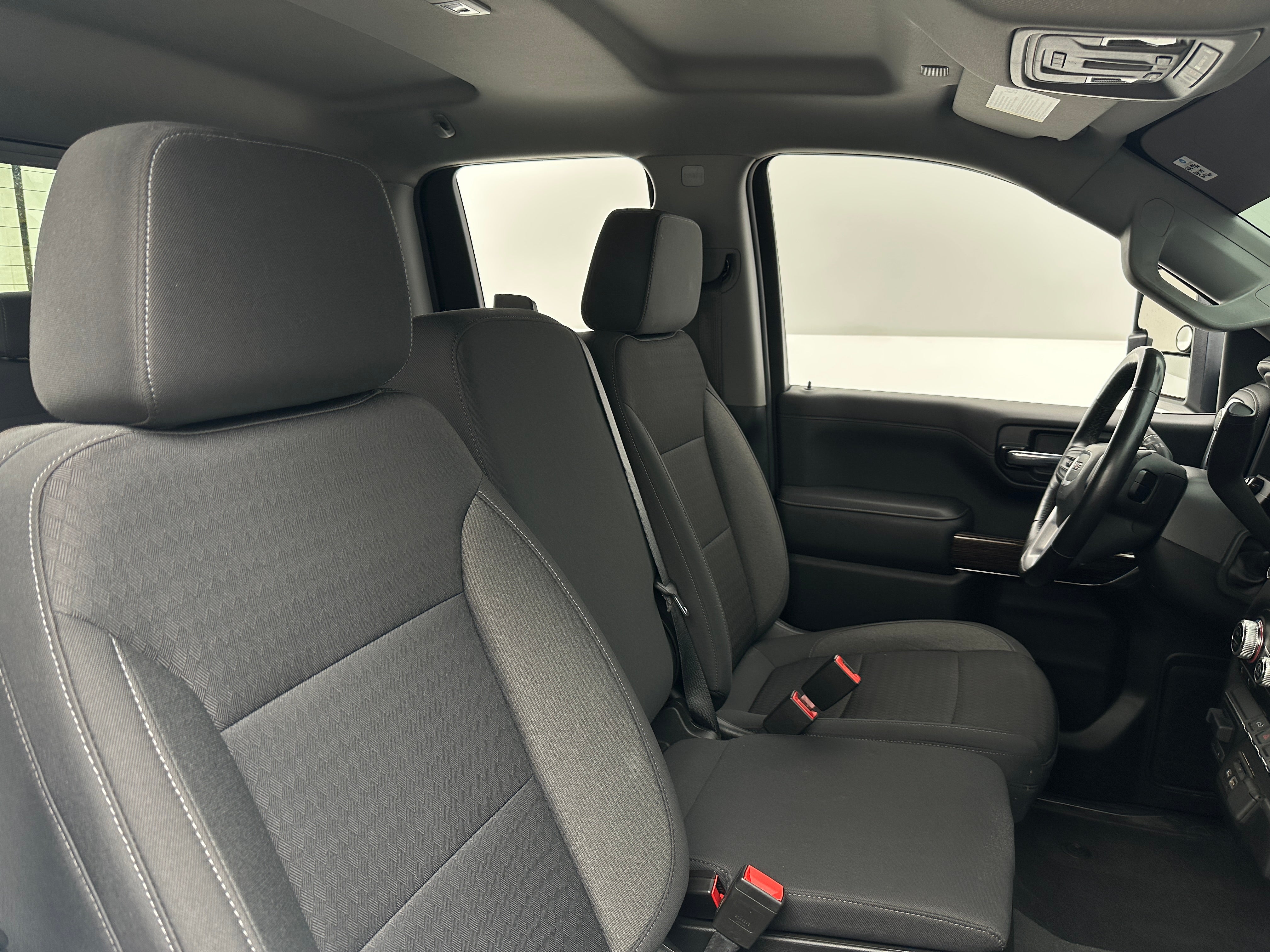 2022 GMC Sierra 1500 SLE 2